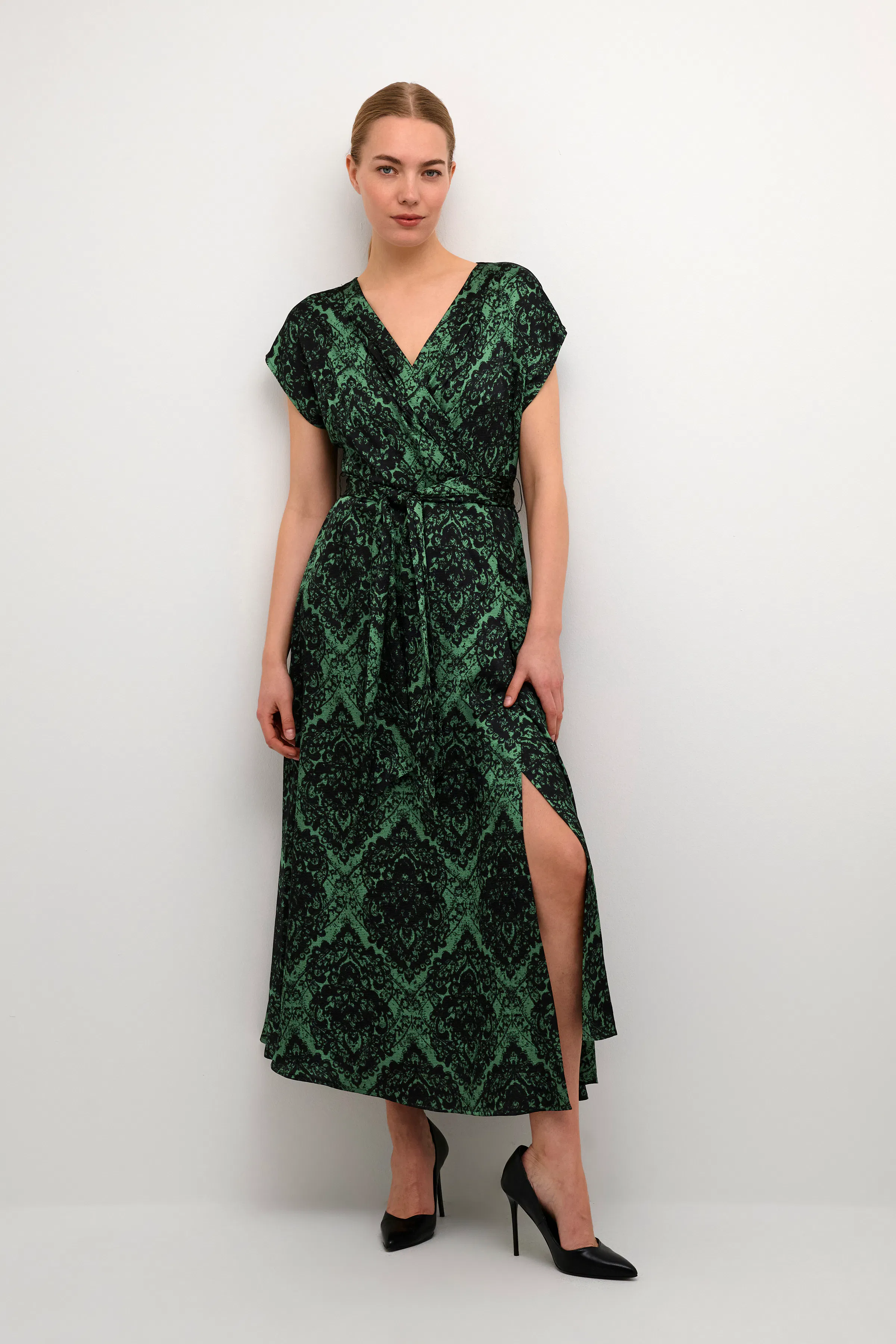 CRLoretta Kjole LOOKBOOK FRONT 10610826-105130