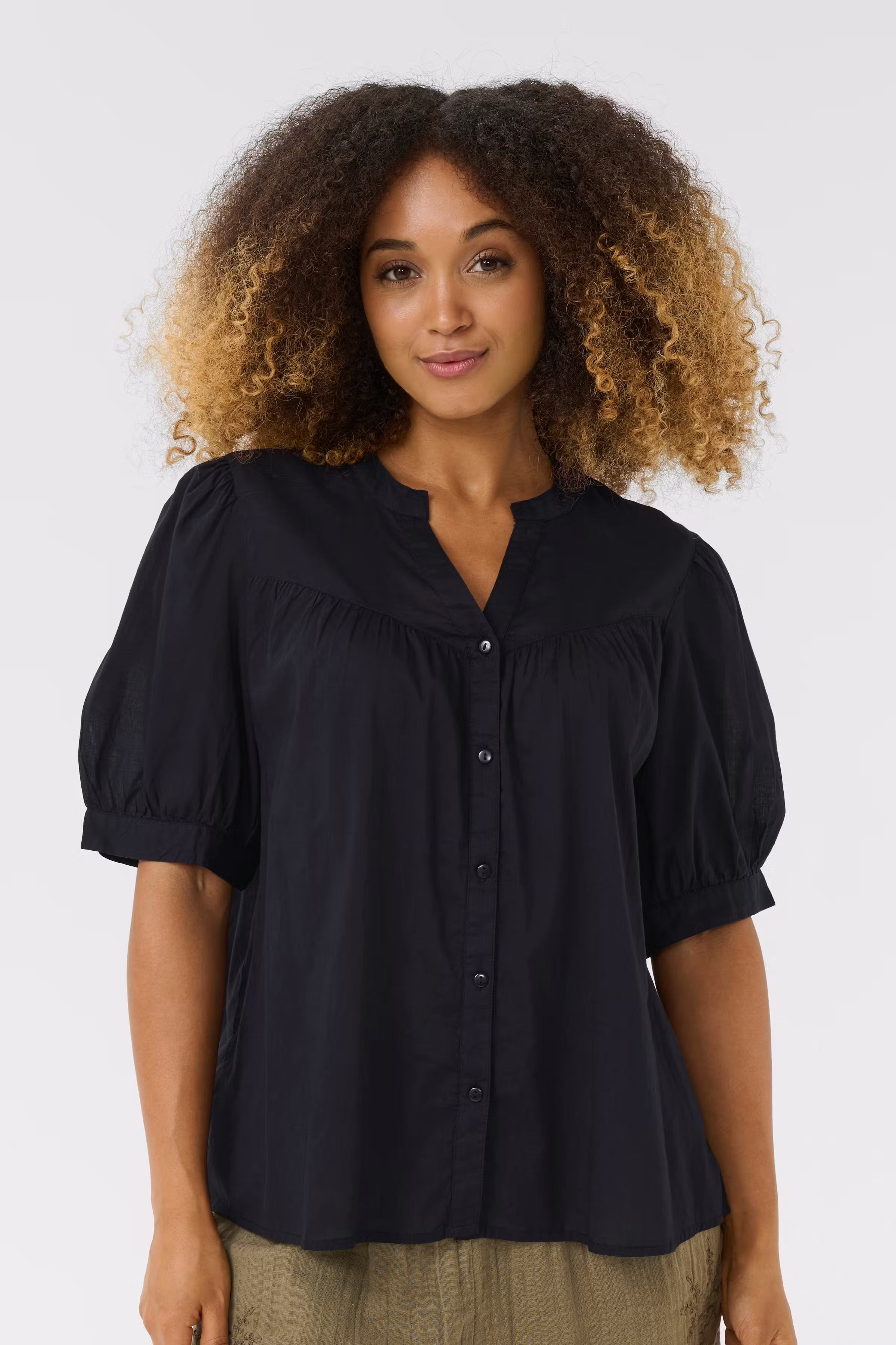 CUcybelle Hemd LOOKBOOK FRONT 50111930-500012