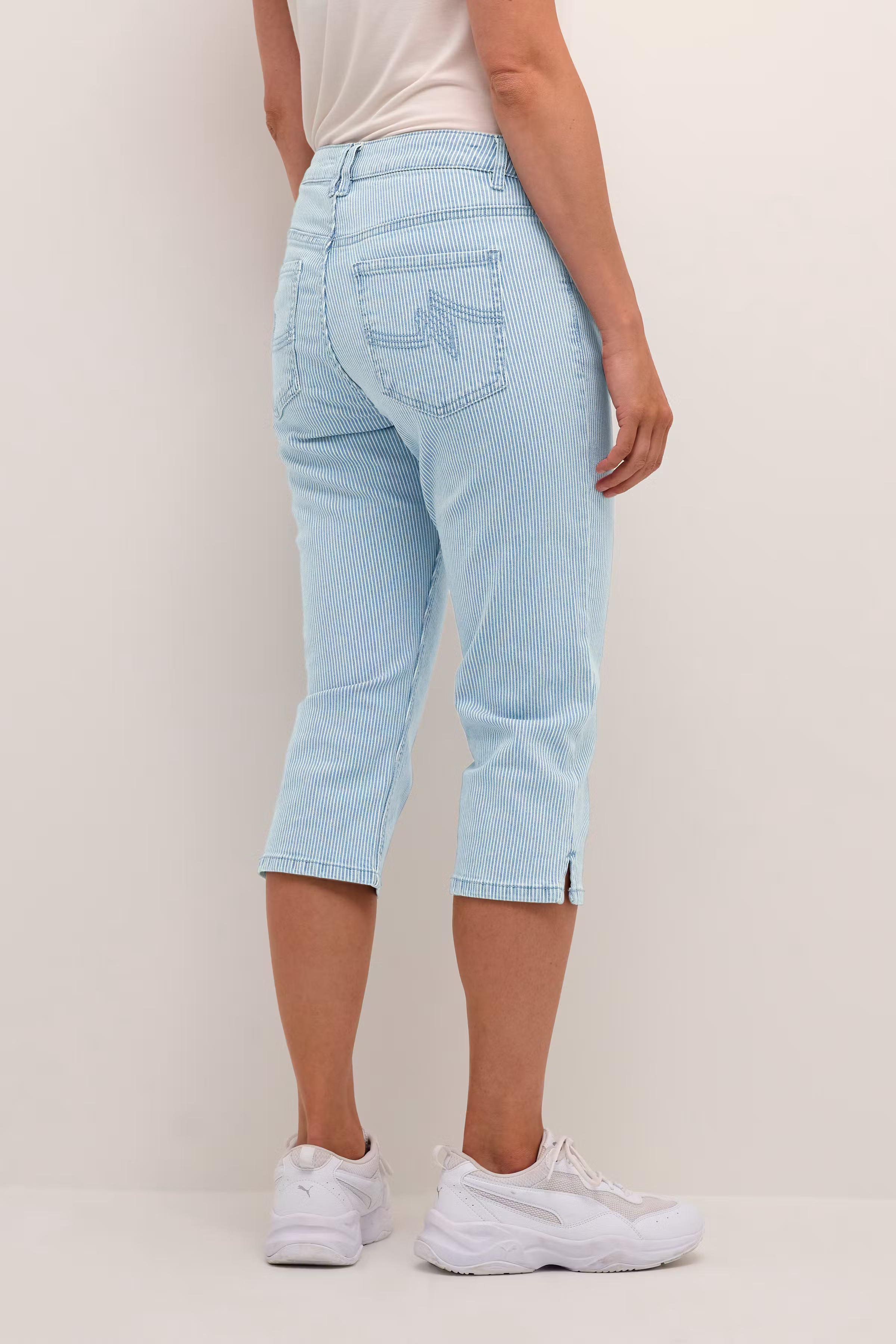 CUmilky Capri bukser LOOKBOOK BACK 50110549-105706