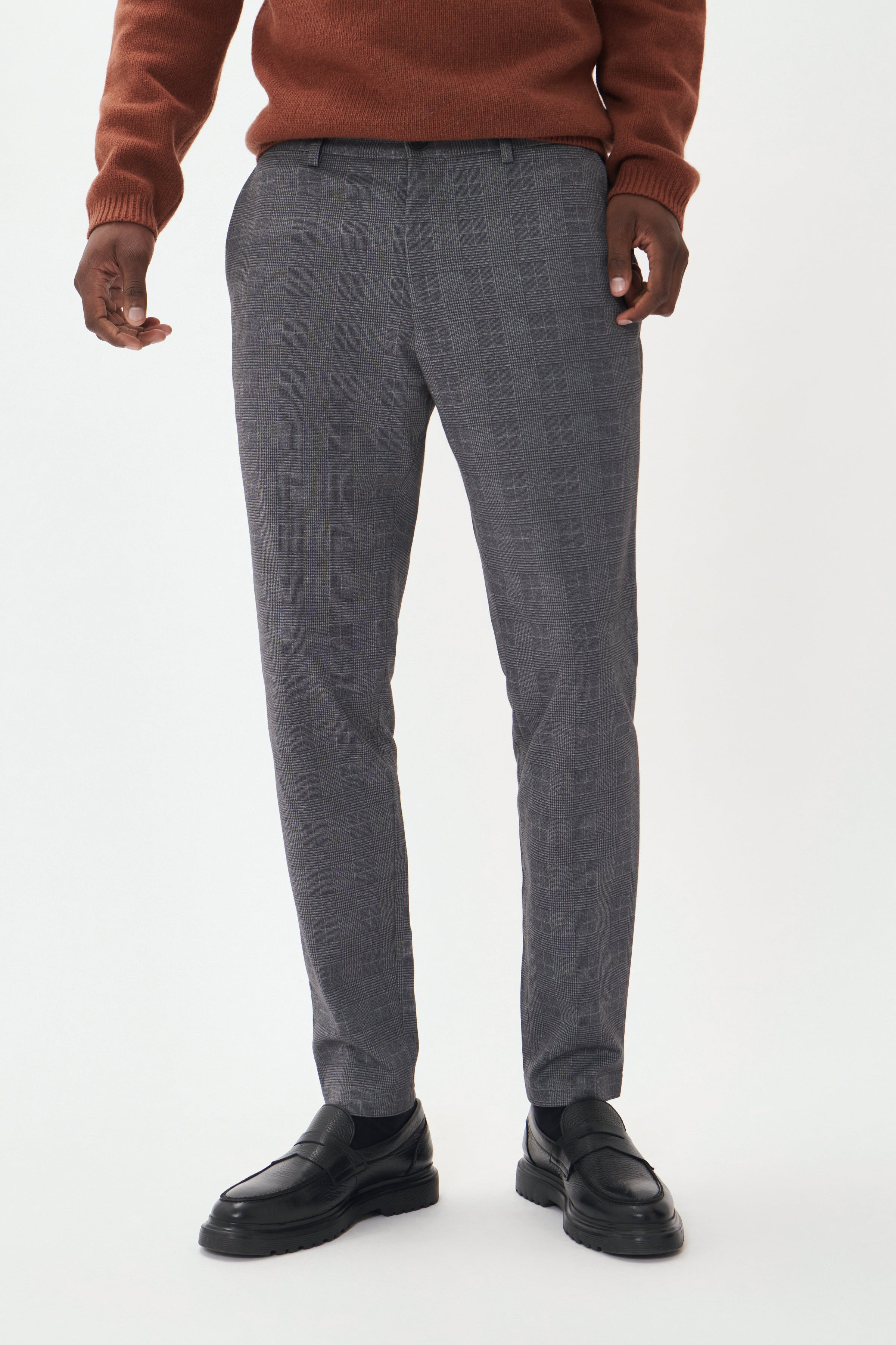 MAliam Hose LOOKBOOK FRONT 30207407-300271