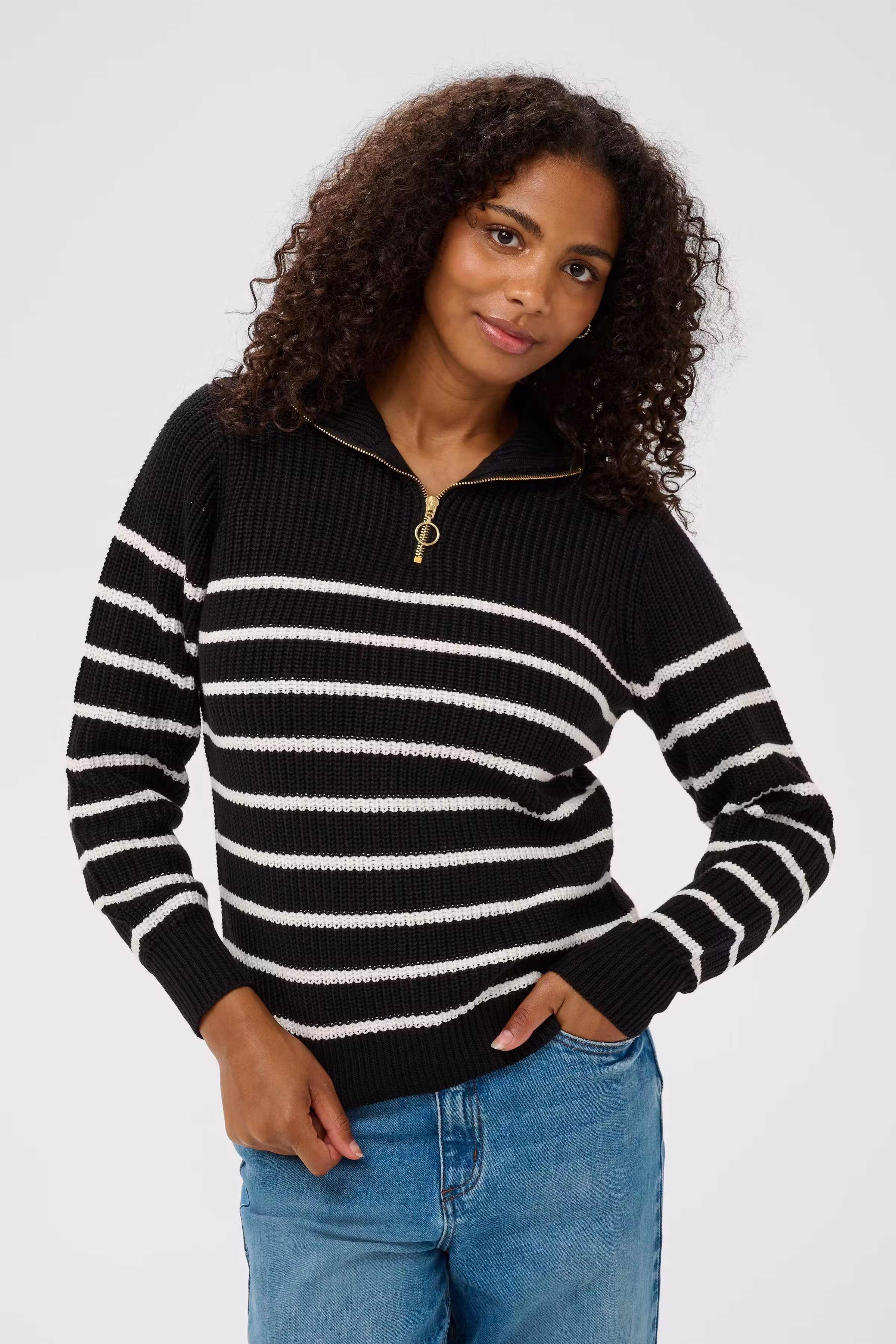 KAlioa Pullover LOOKBOOK FRONT 10506116-108990
