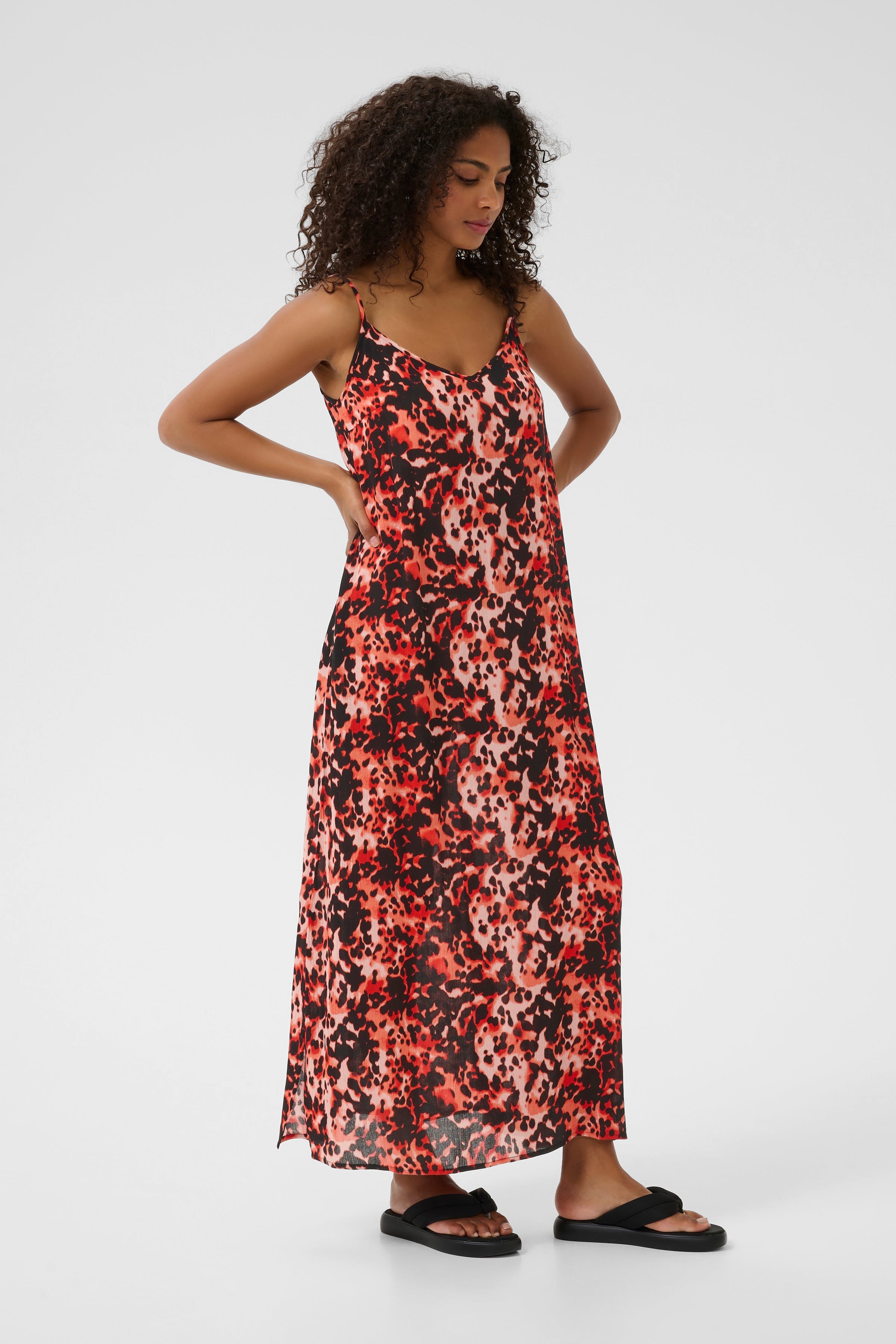 KAthora Dress LOOKBOOK FRONT 10510045-108190