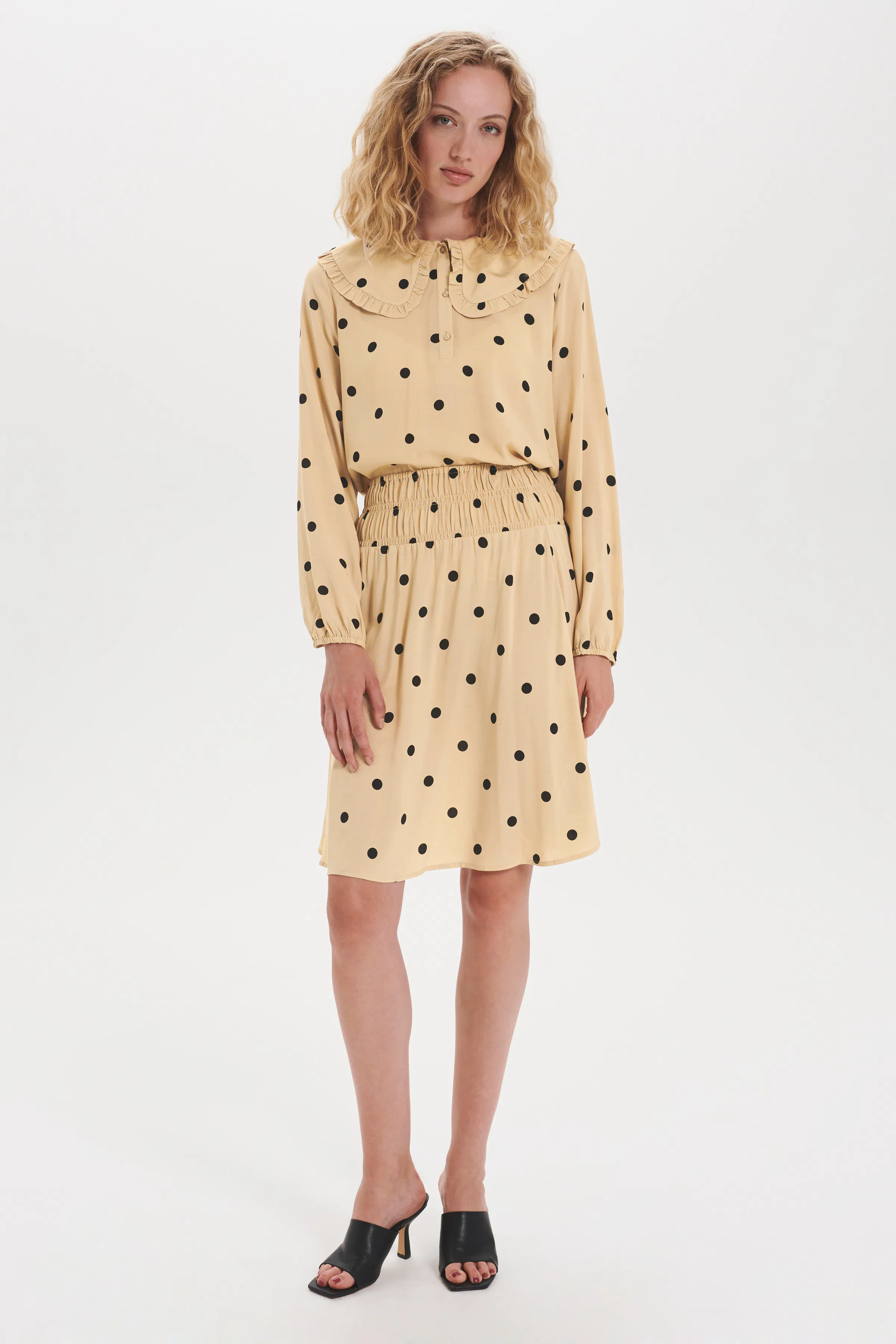 IsolSZ Shirt

 LOOKBOOK FRONT 30511838-600330