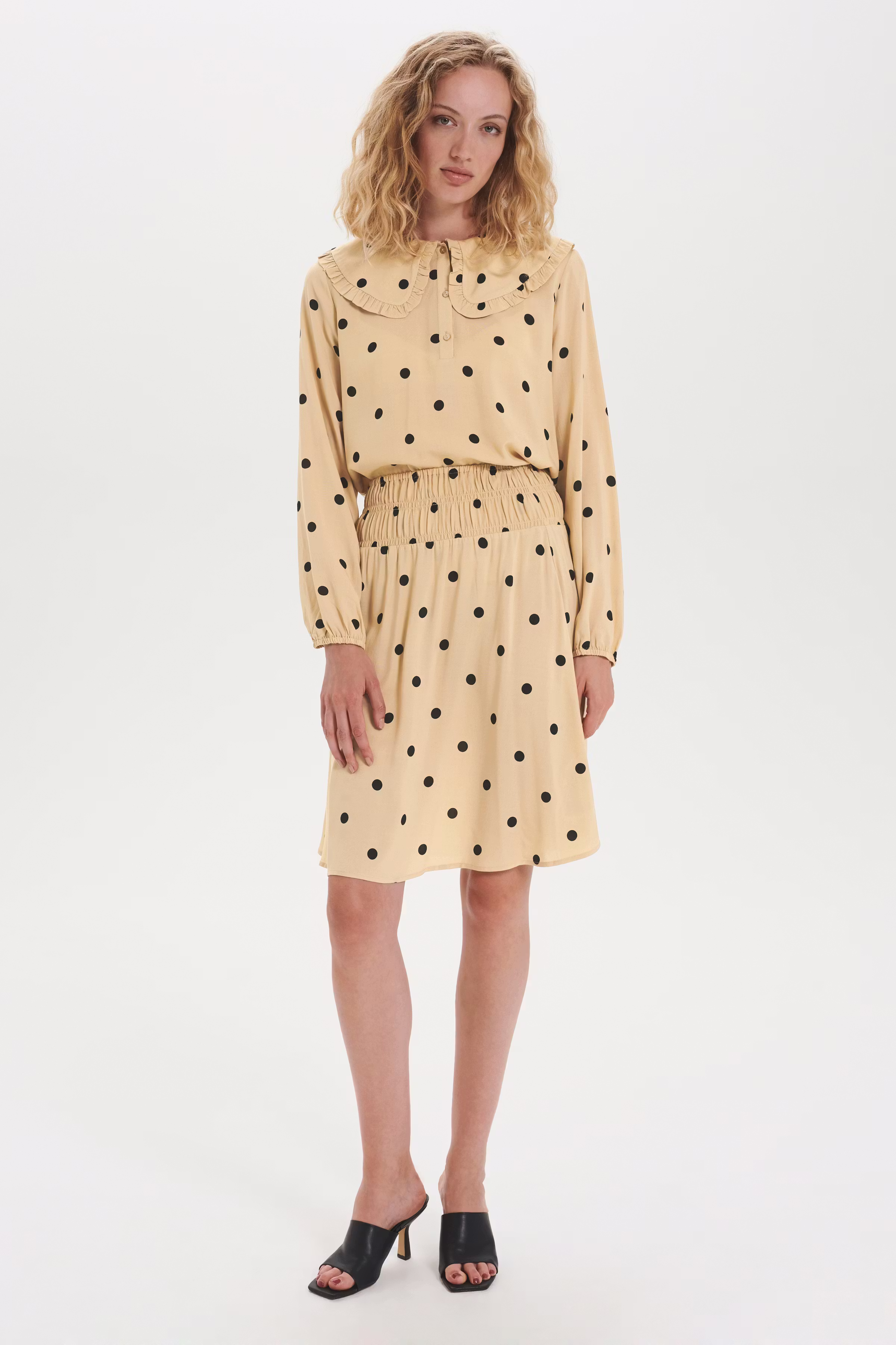 IsolSZ Shirt

 LOOKBOOK FRONT 30511838-600330