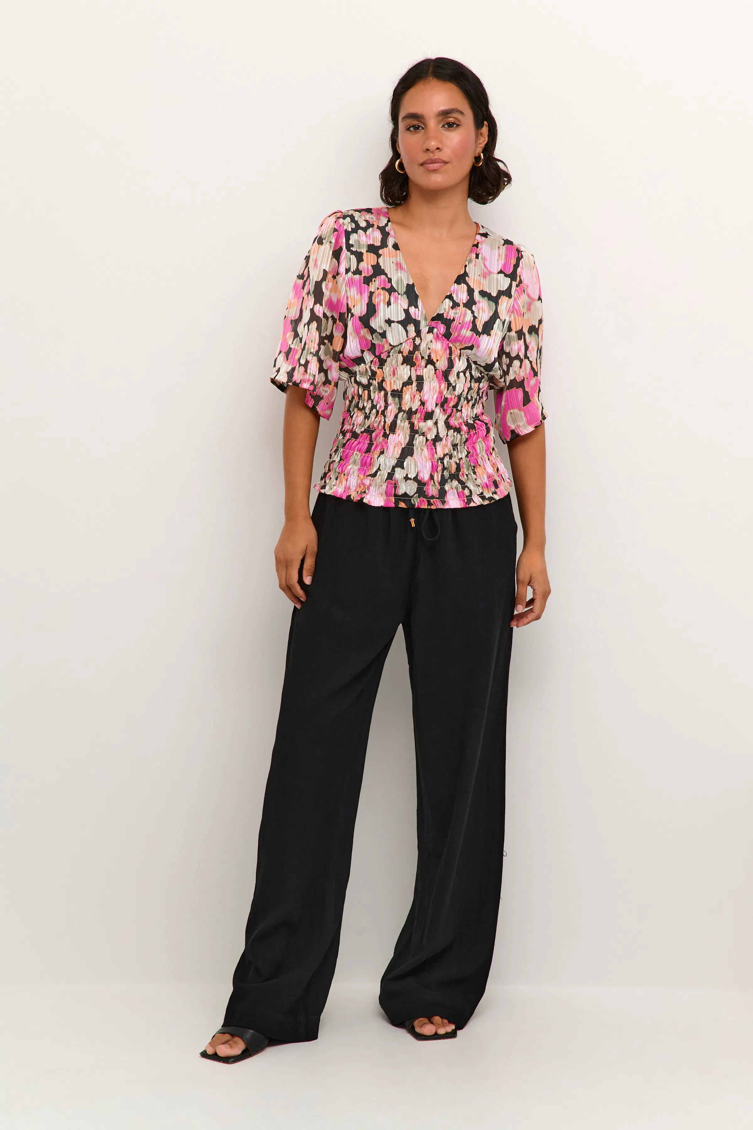 KAalina Top LOOKBOOK FRONT 10508622-105741
