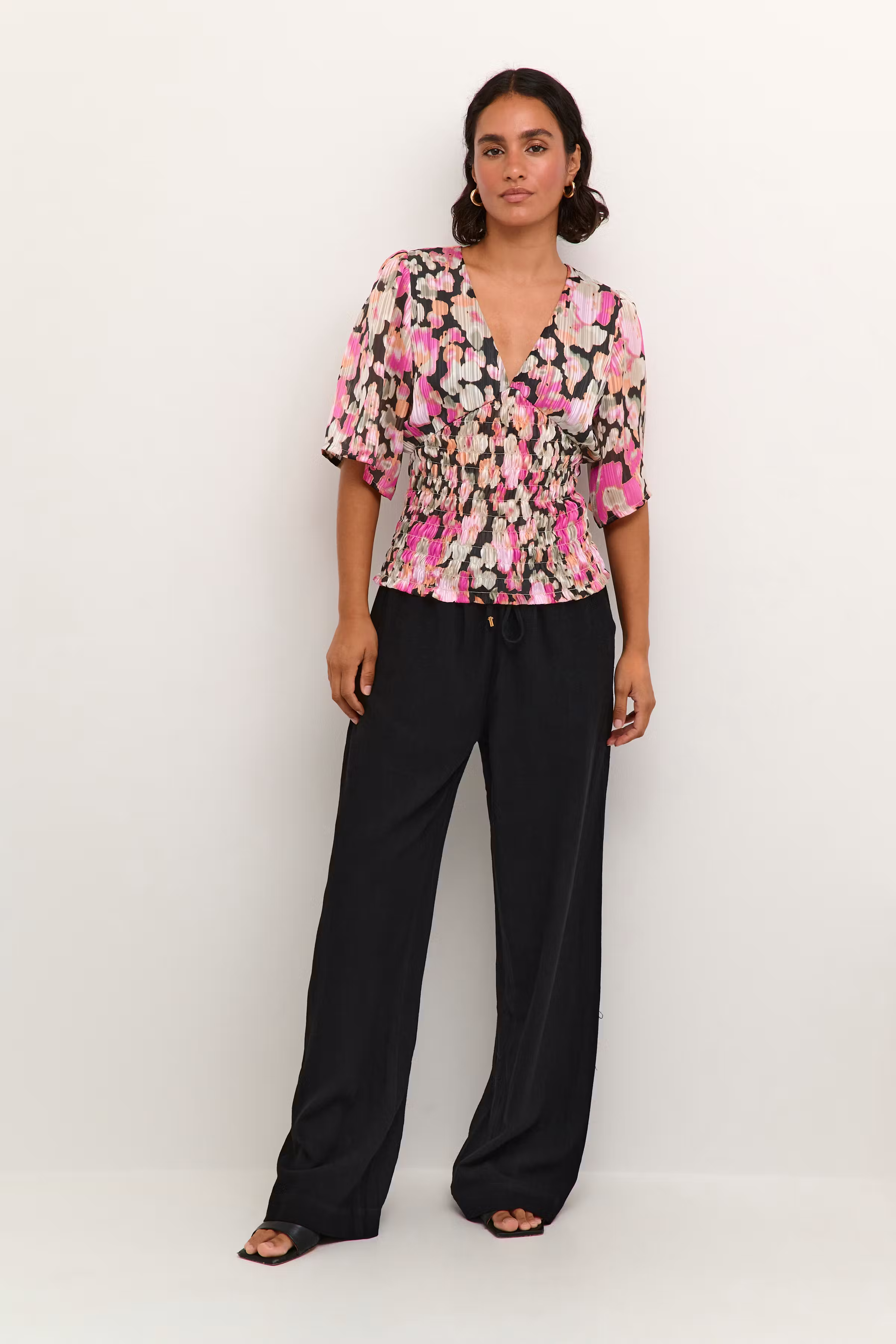 KAalina Top LOOKBOOK FRONT 10508622-105741