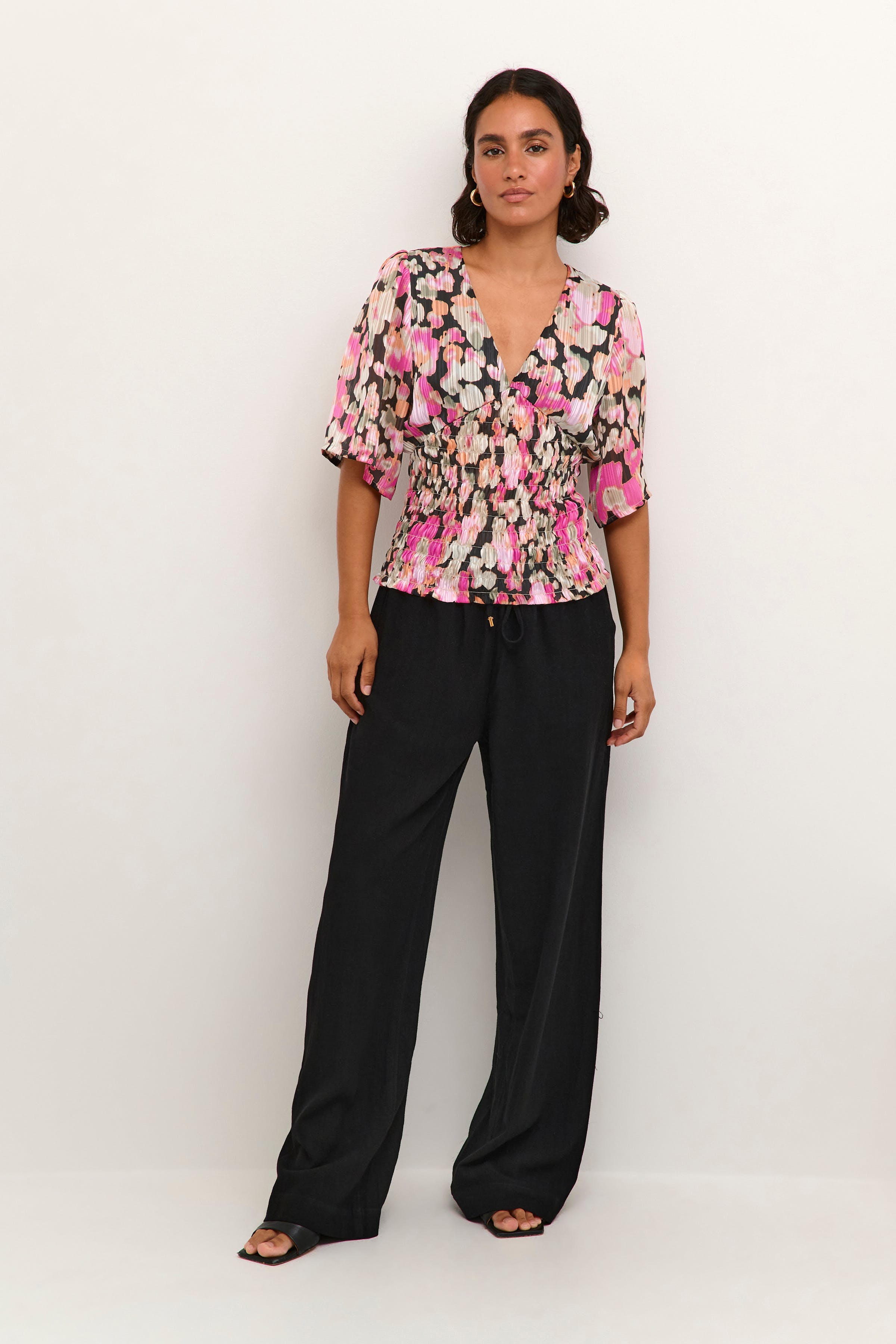 KAalina Top LOOKBOOK FRONT 10508622-105741