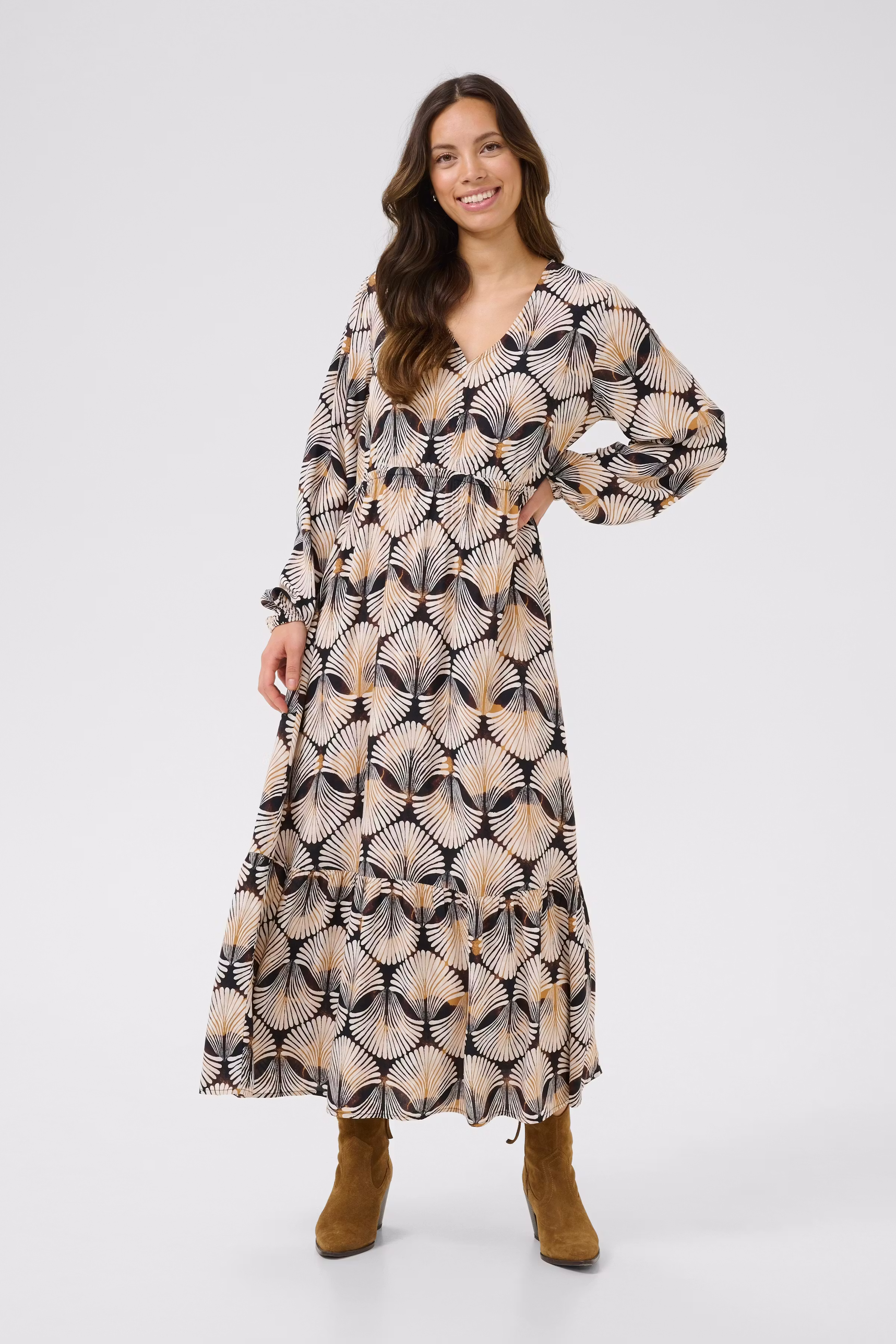 CRTiah Dress LOOKBOOK FRONT 10613917-107888