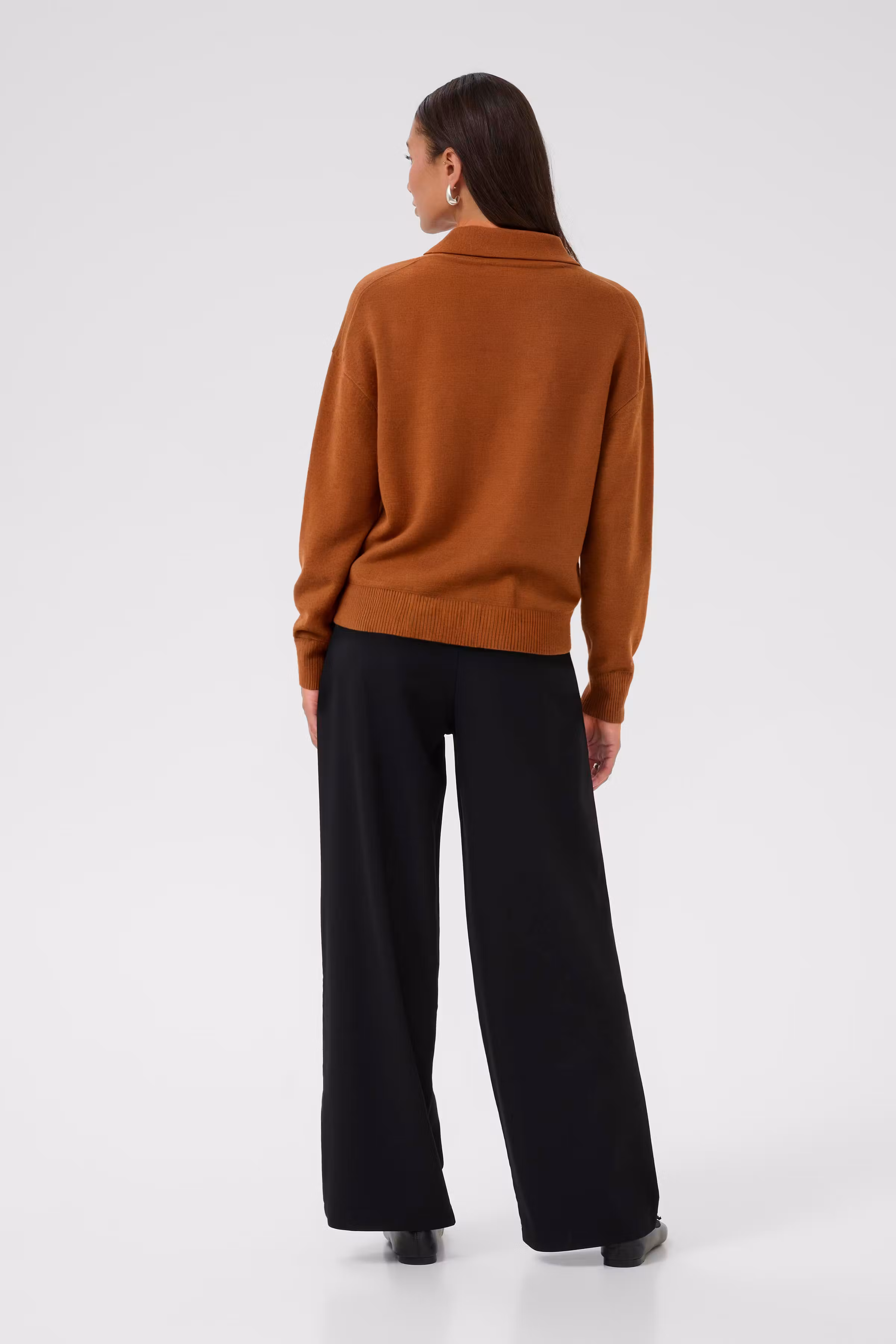 KAvaleria Trousers LOOKBOOK BACK 10511301-100121