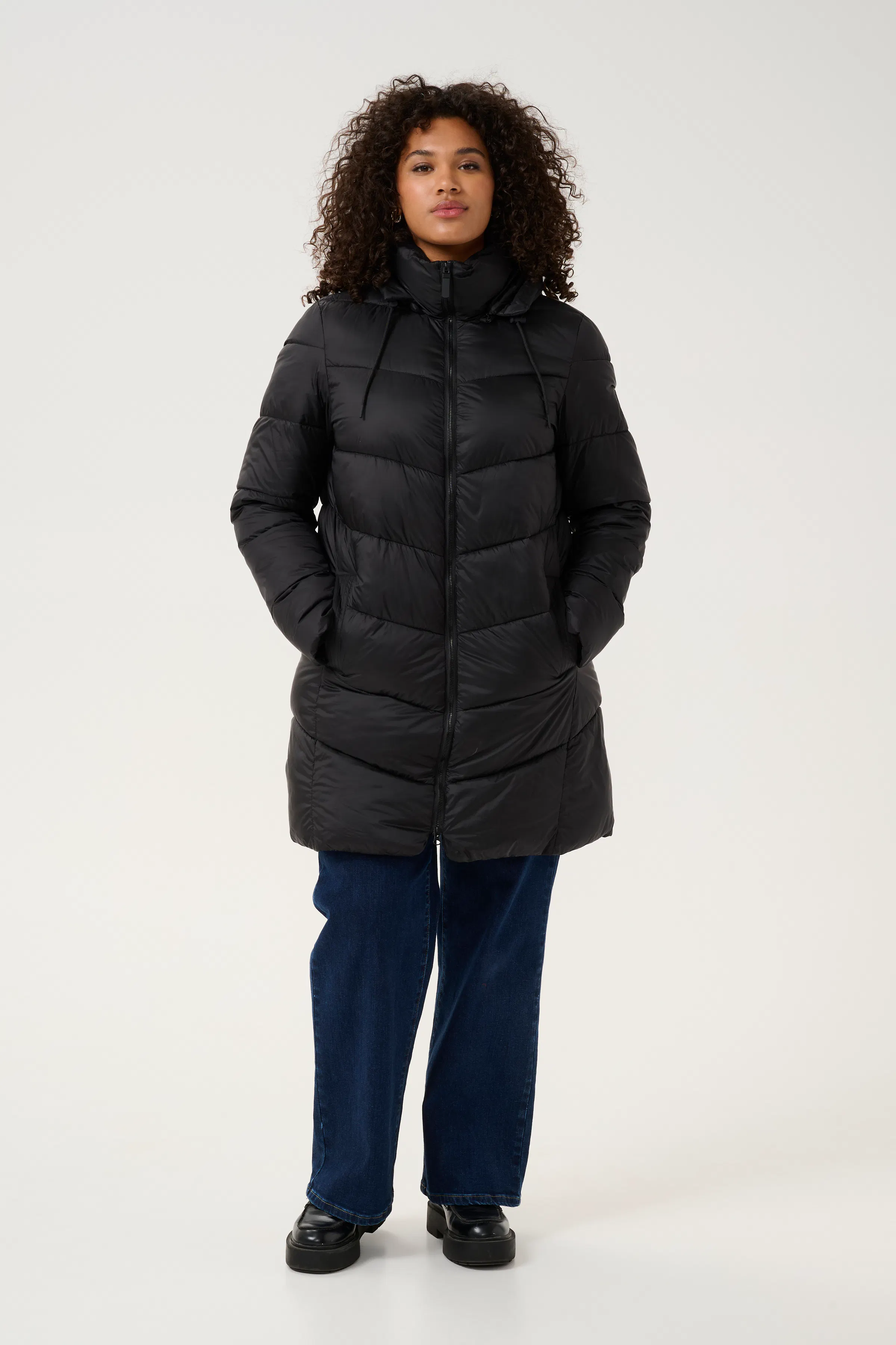 KCsusanna Coat LOOKBOOK FRONT 10582480-100121