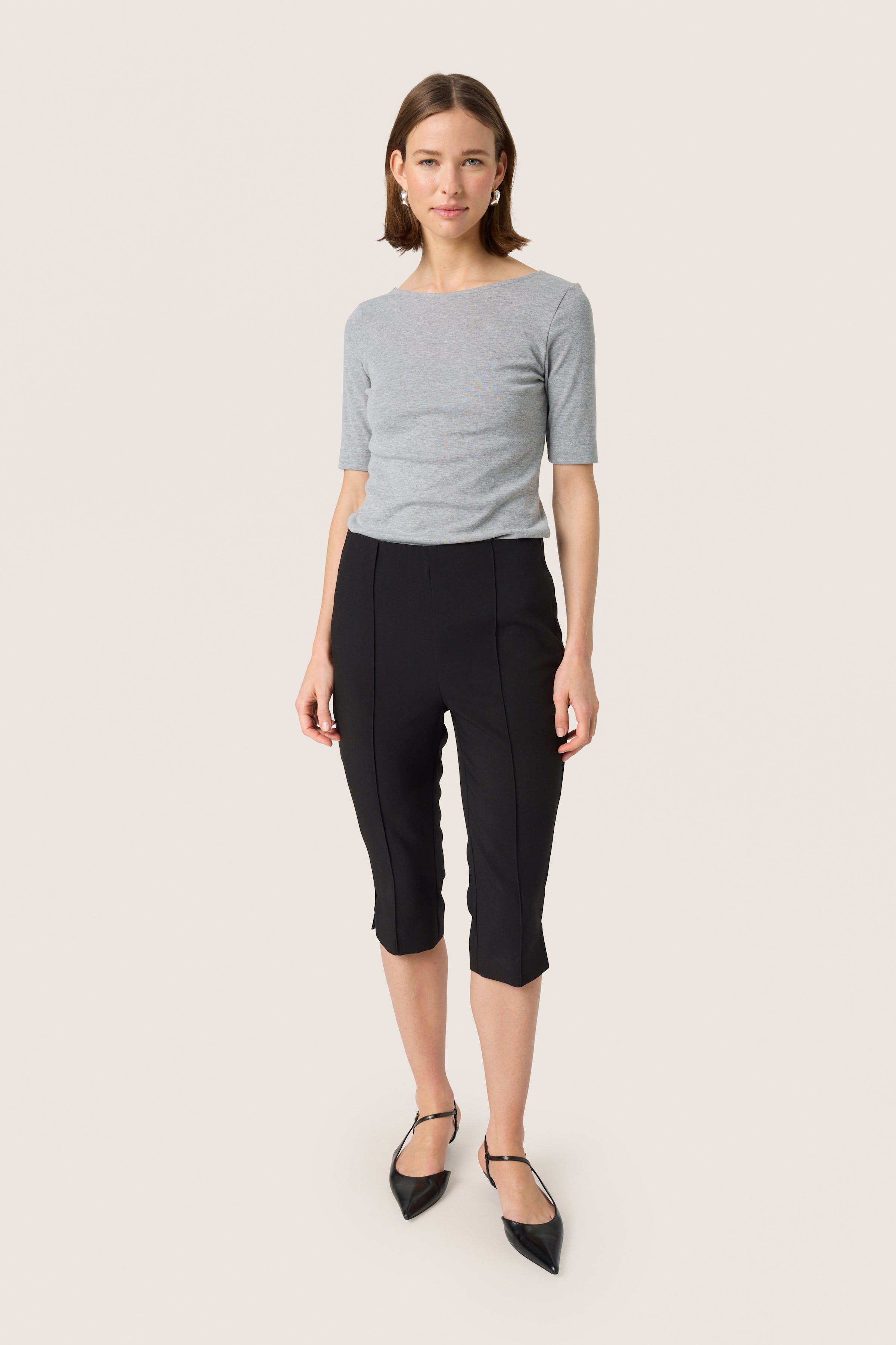 SLCorinne Capribyxor LOOKBOOK FRONT 30408498-194008