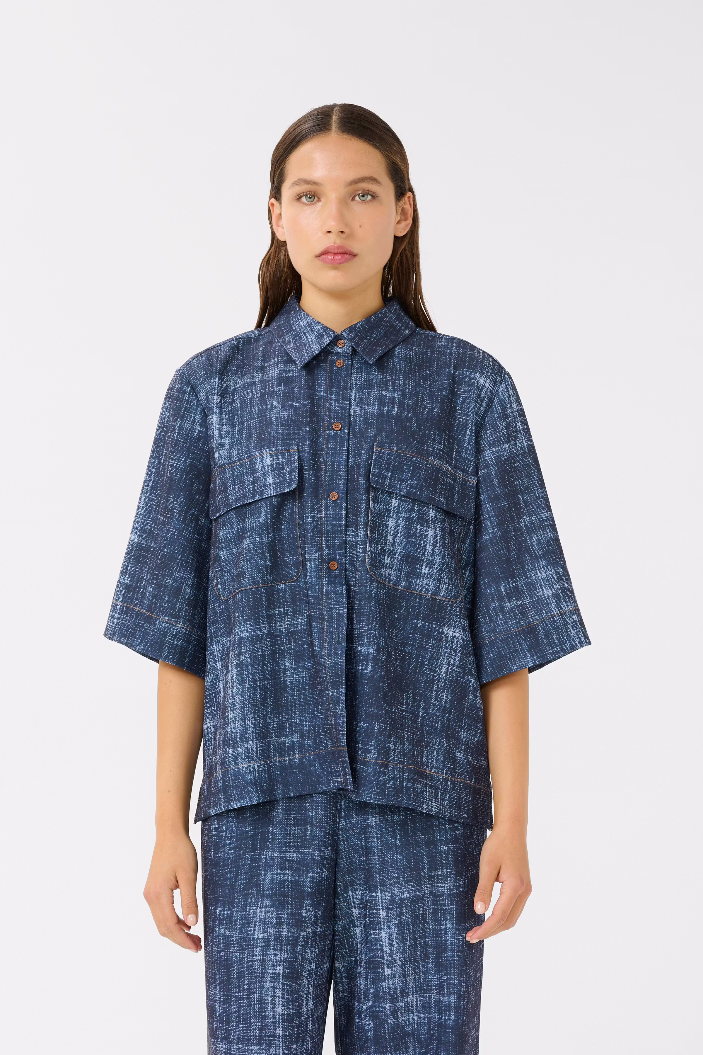 GZdemia Shirt LOOKBOOK FRONT 10910409-107880