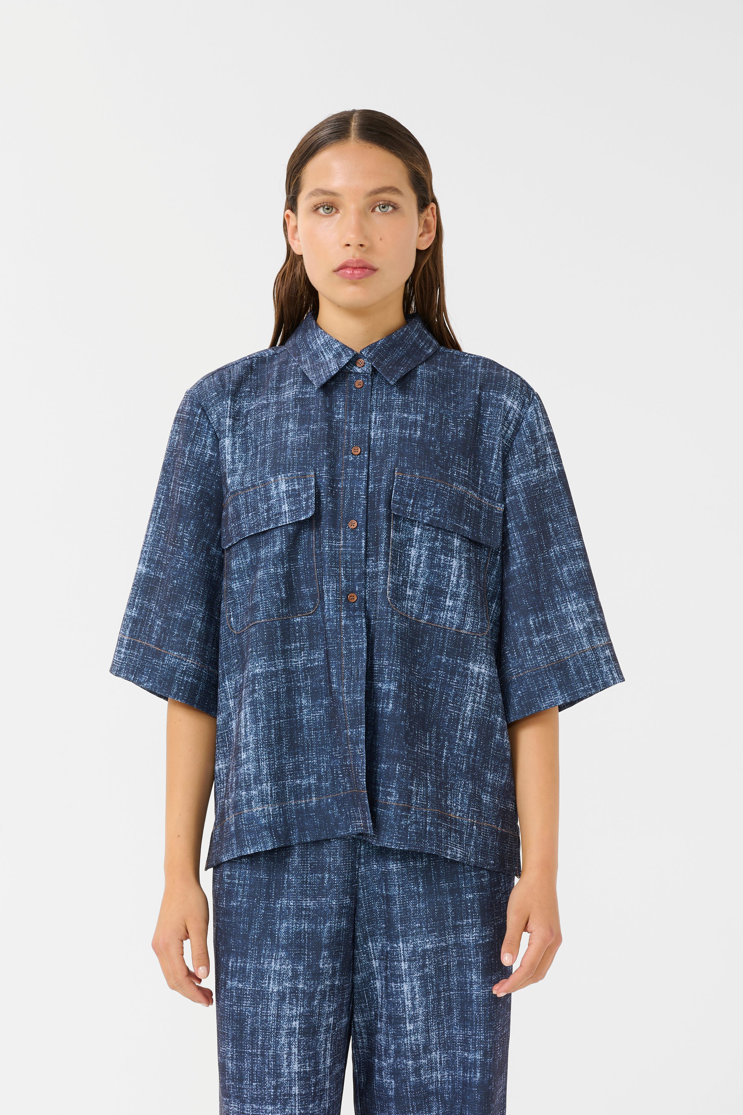 GZdemia Skjorta LOOKBOOK FRONT 10910409-107880