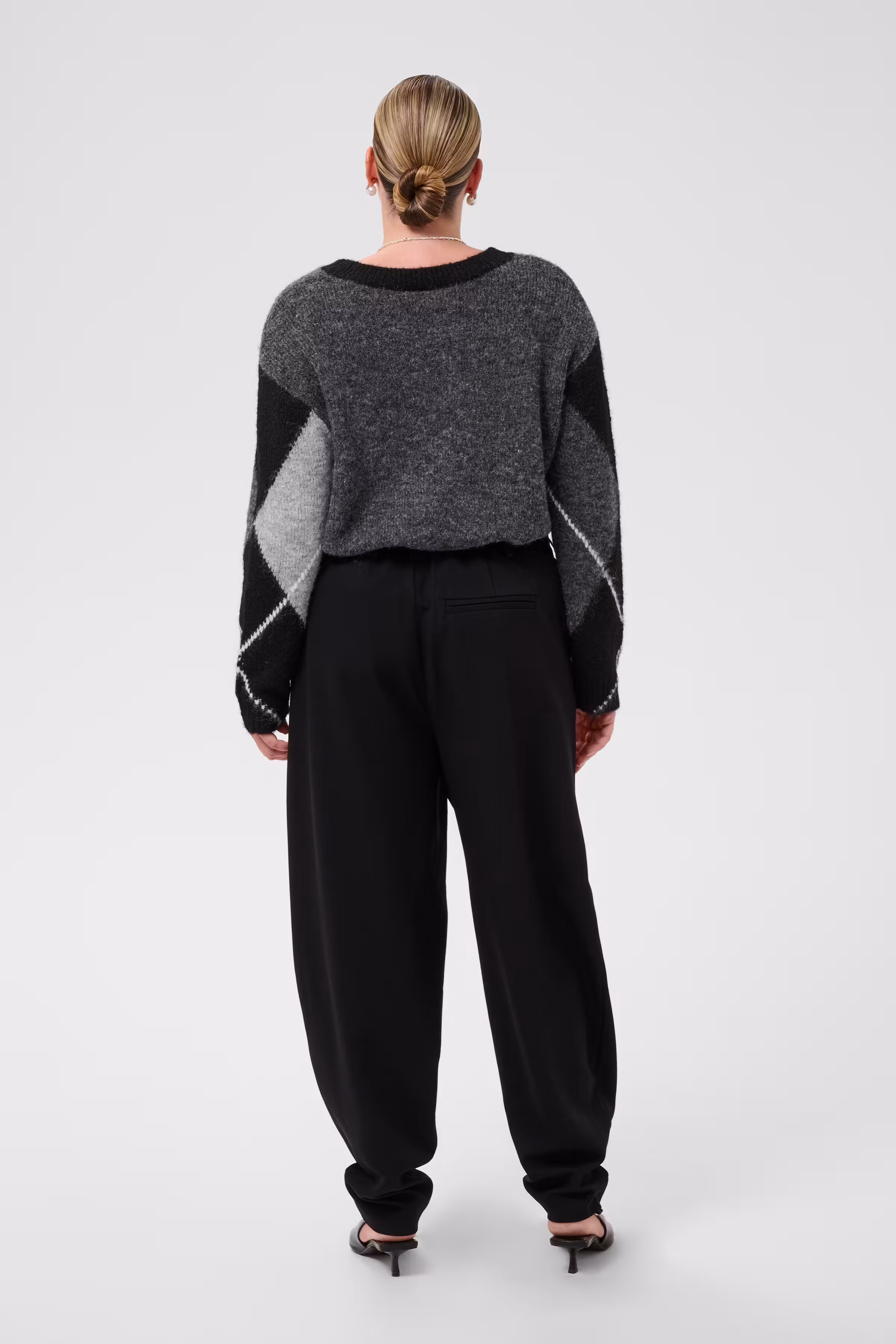 KCsakira Trousers LOOKBOOK BACK 10584442-100121