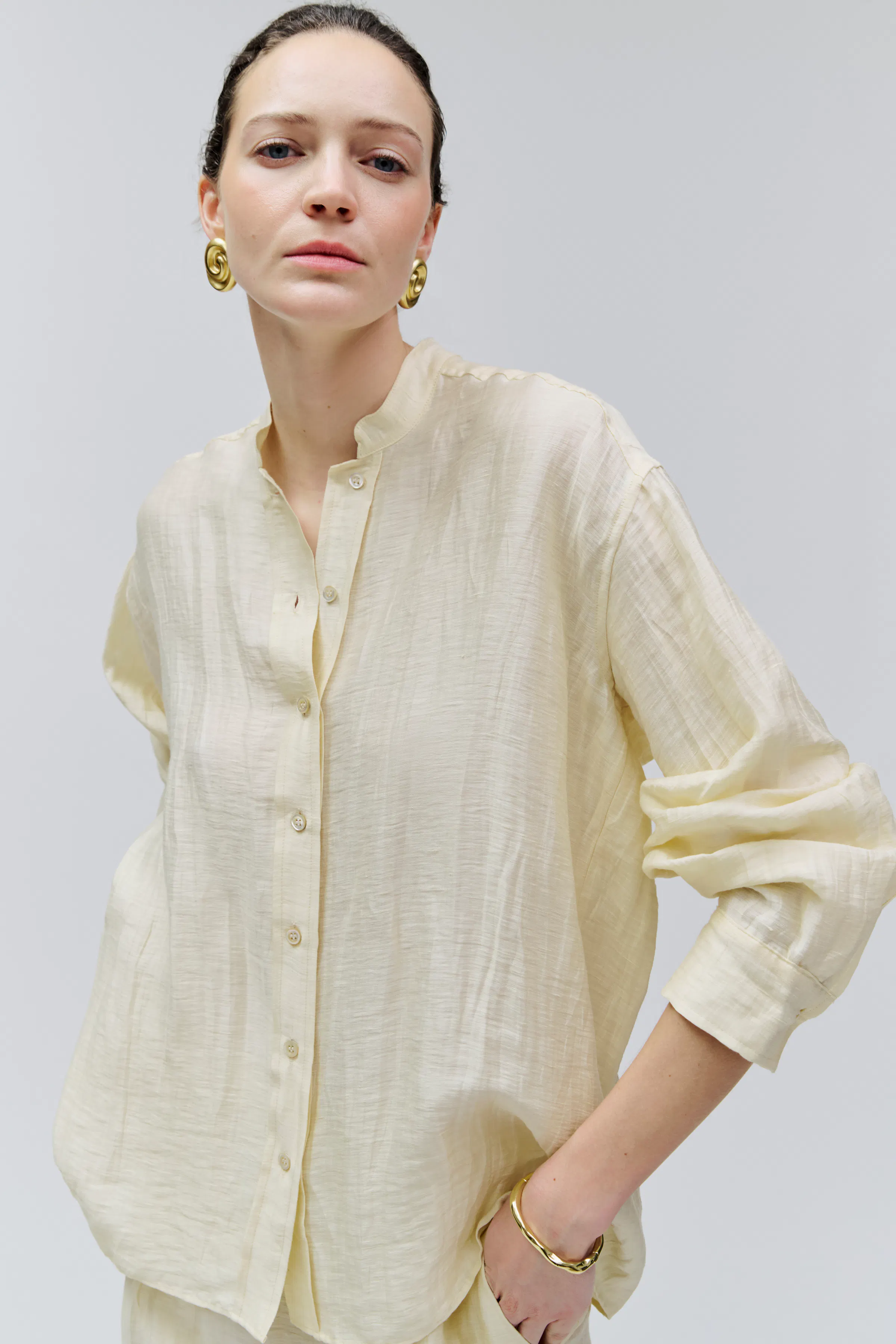 IOEFFIE Hemd LOOKBOOK FRONT 30600590-BE458