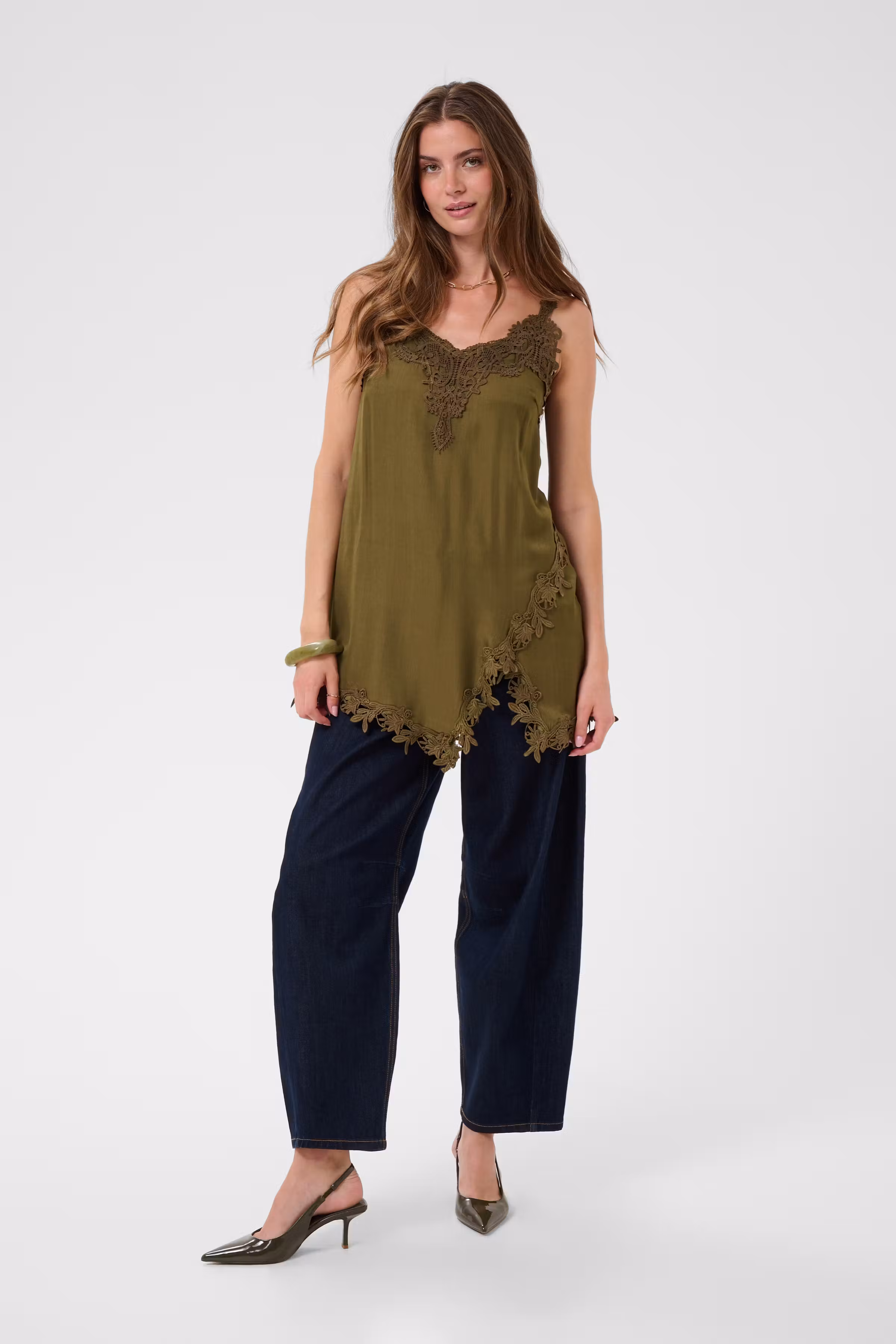 CRAnna Top LOOKBOOK FRONT 10615615-190622