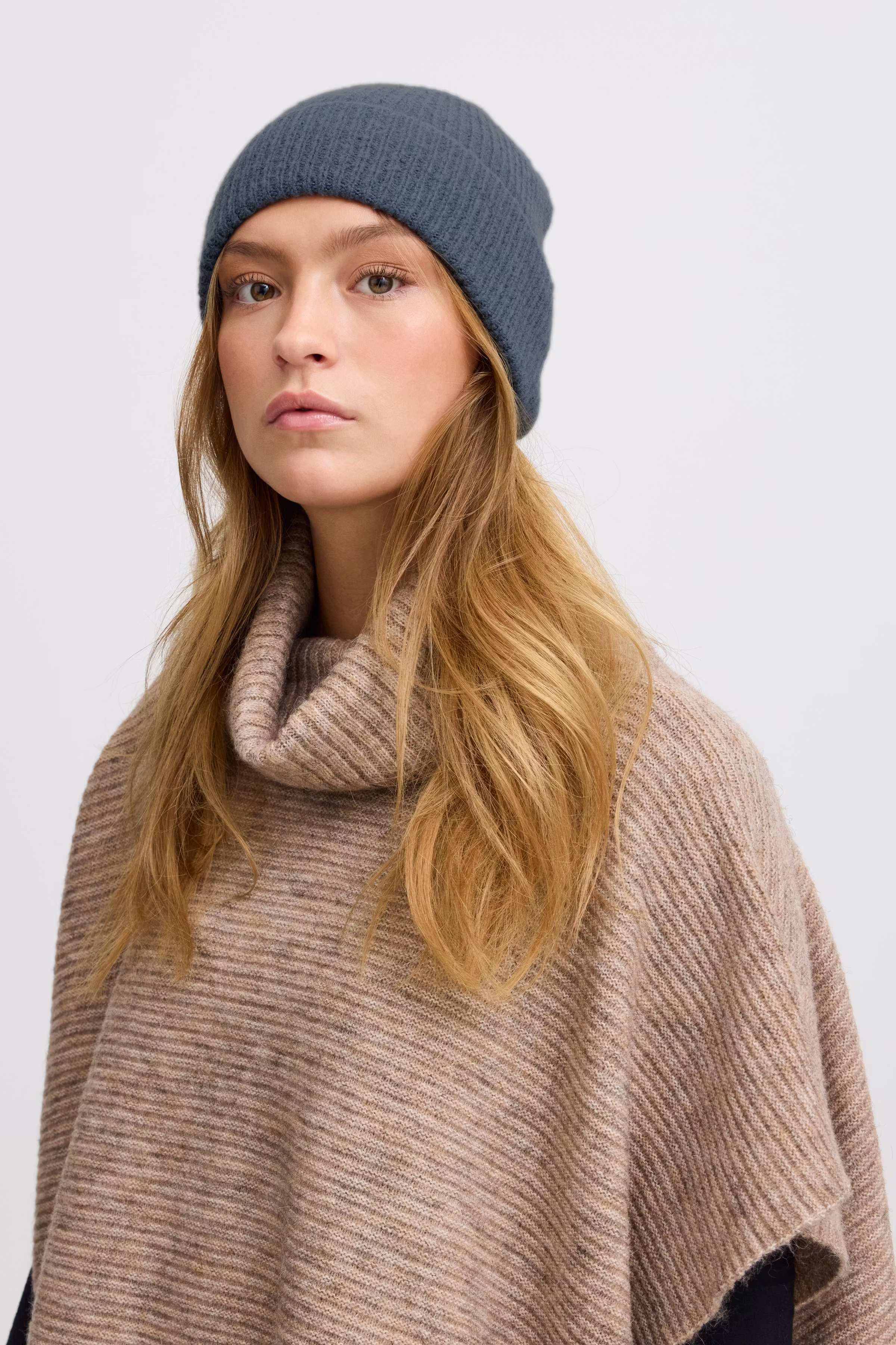 IAIVO Hatt LOOKBOOK DETAIL 20110525-184215