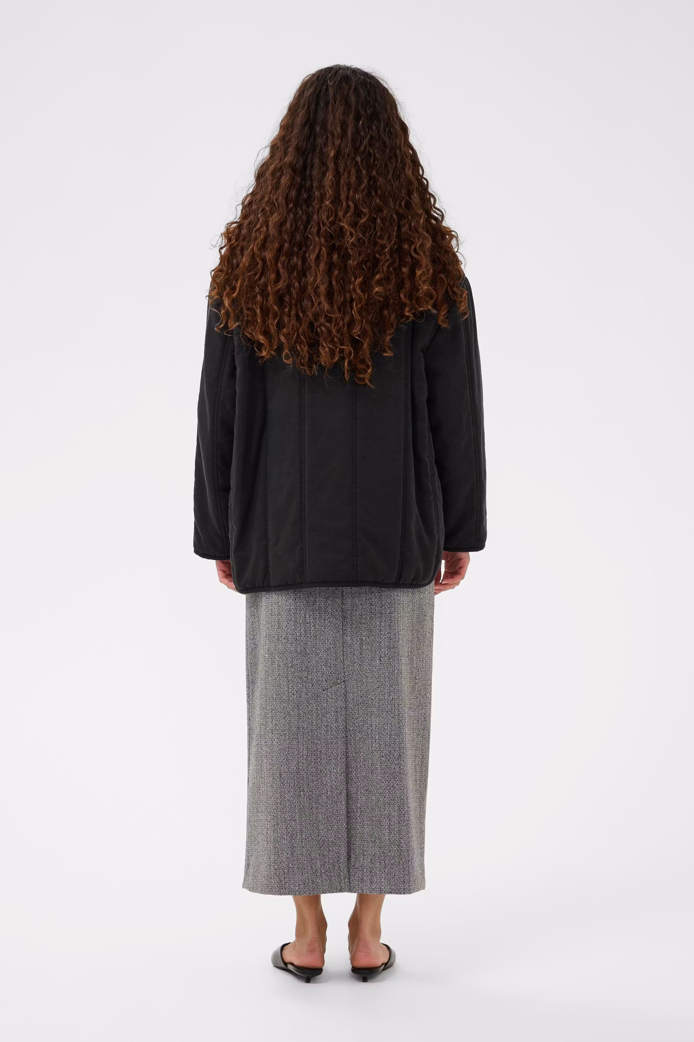 SLElira Outerwear LOOKBOOK BACK 30408828-304376