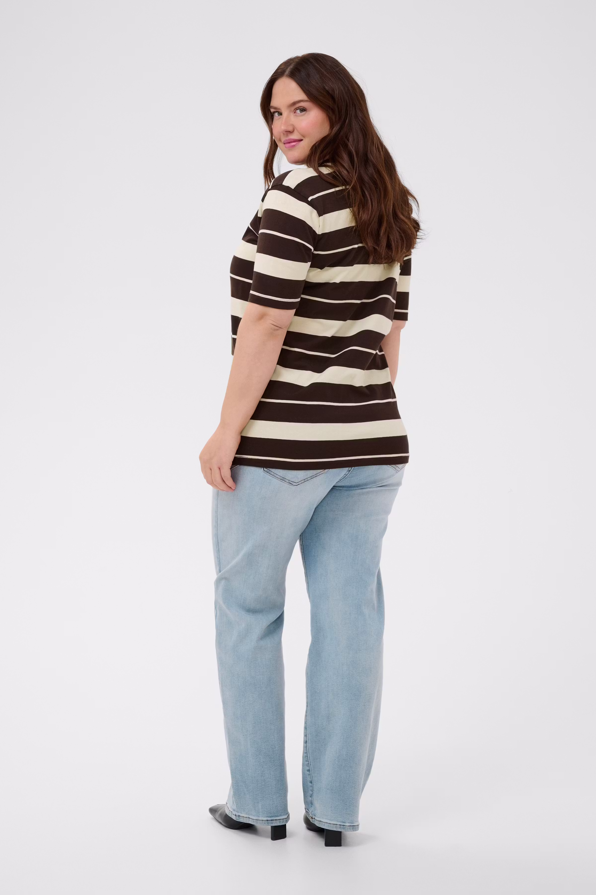 KCwinnie T-shirt LOOKBOOK BACK 10584264-109504