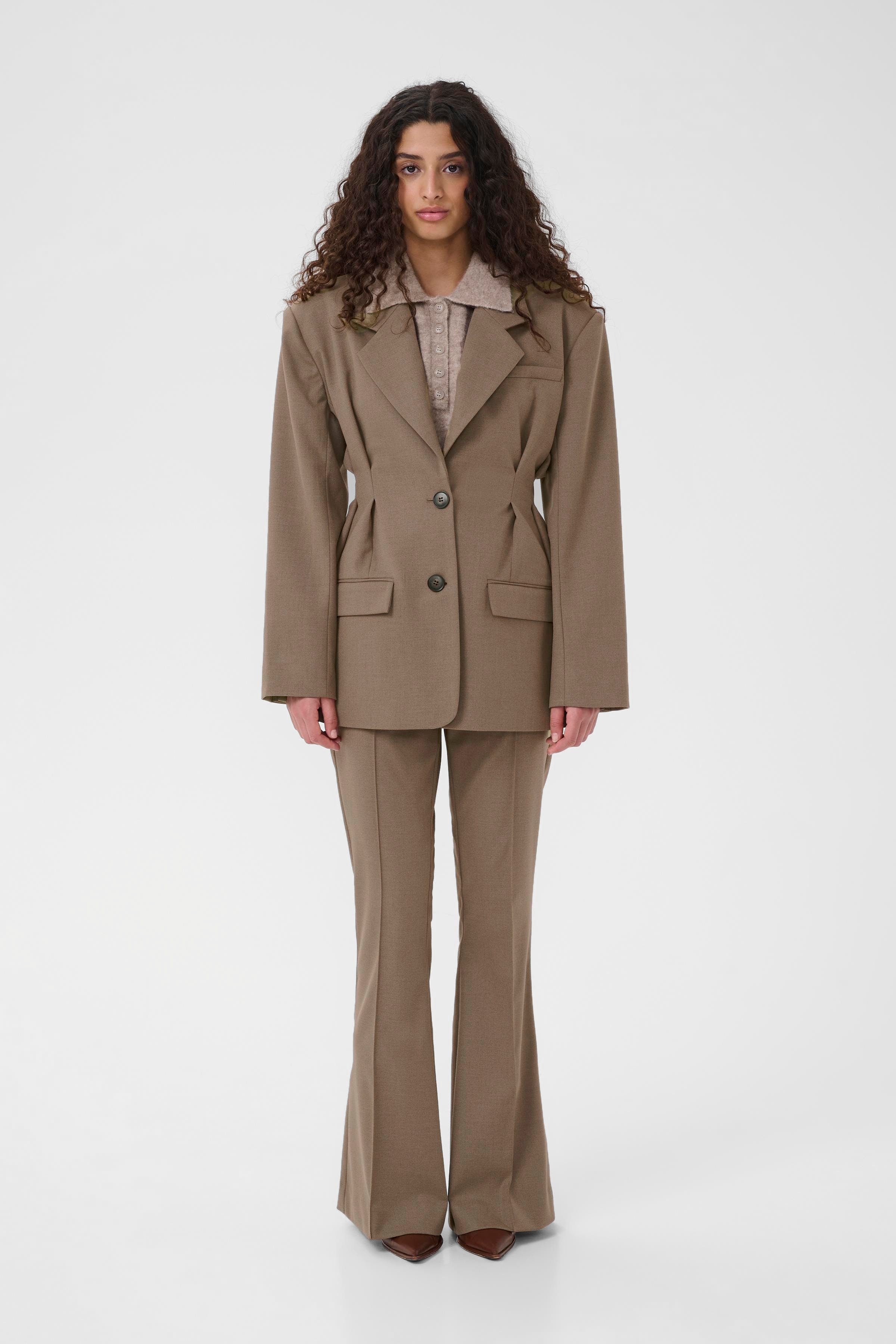 GZpaula Blazer LOOKBOOK FRONT 10910626-106856