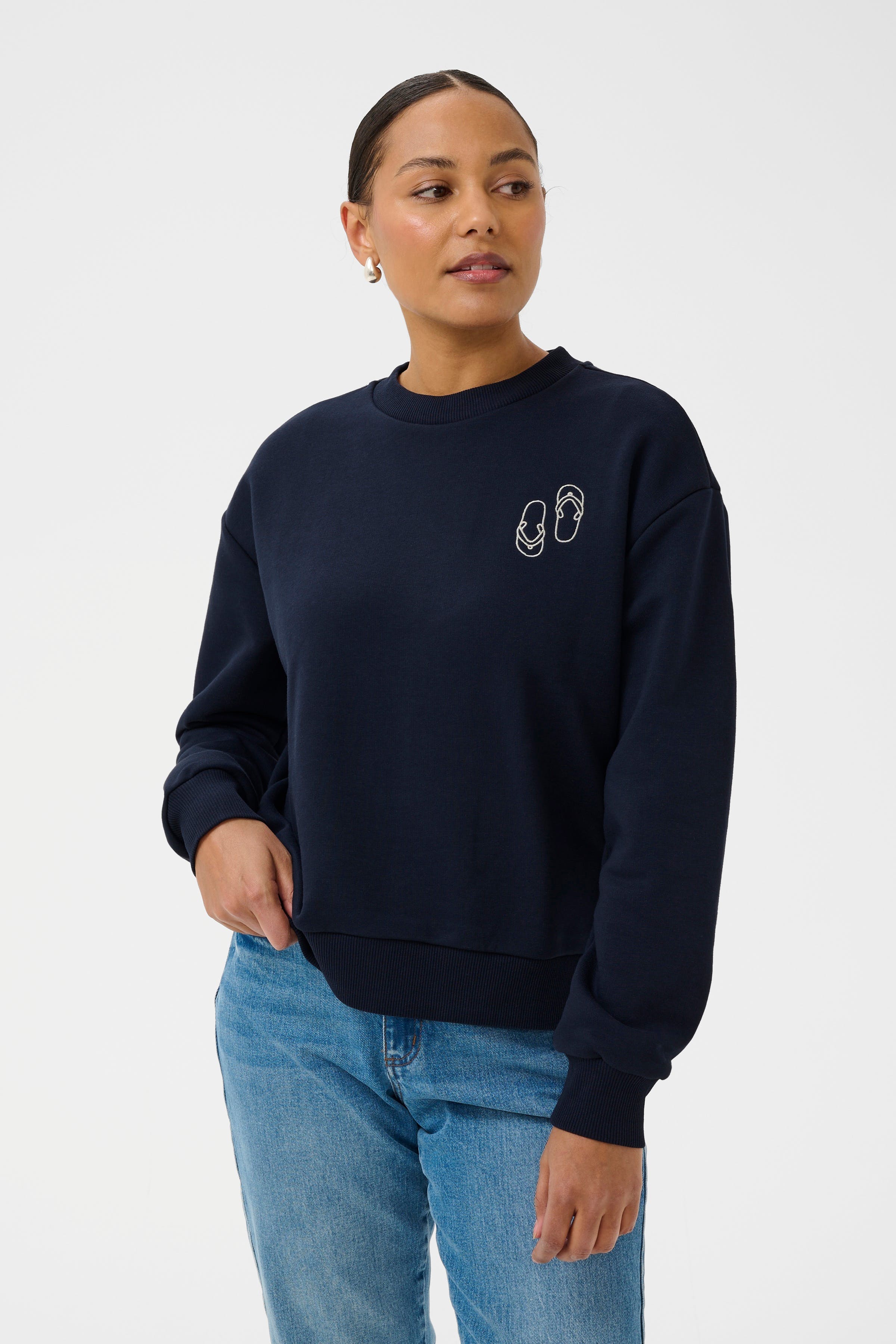 KAlilje Sweatshirt LOOKBOOK FRONT 10511630-194020