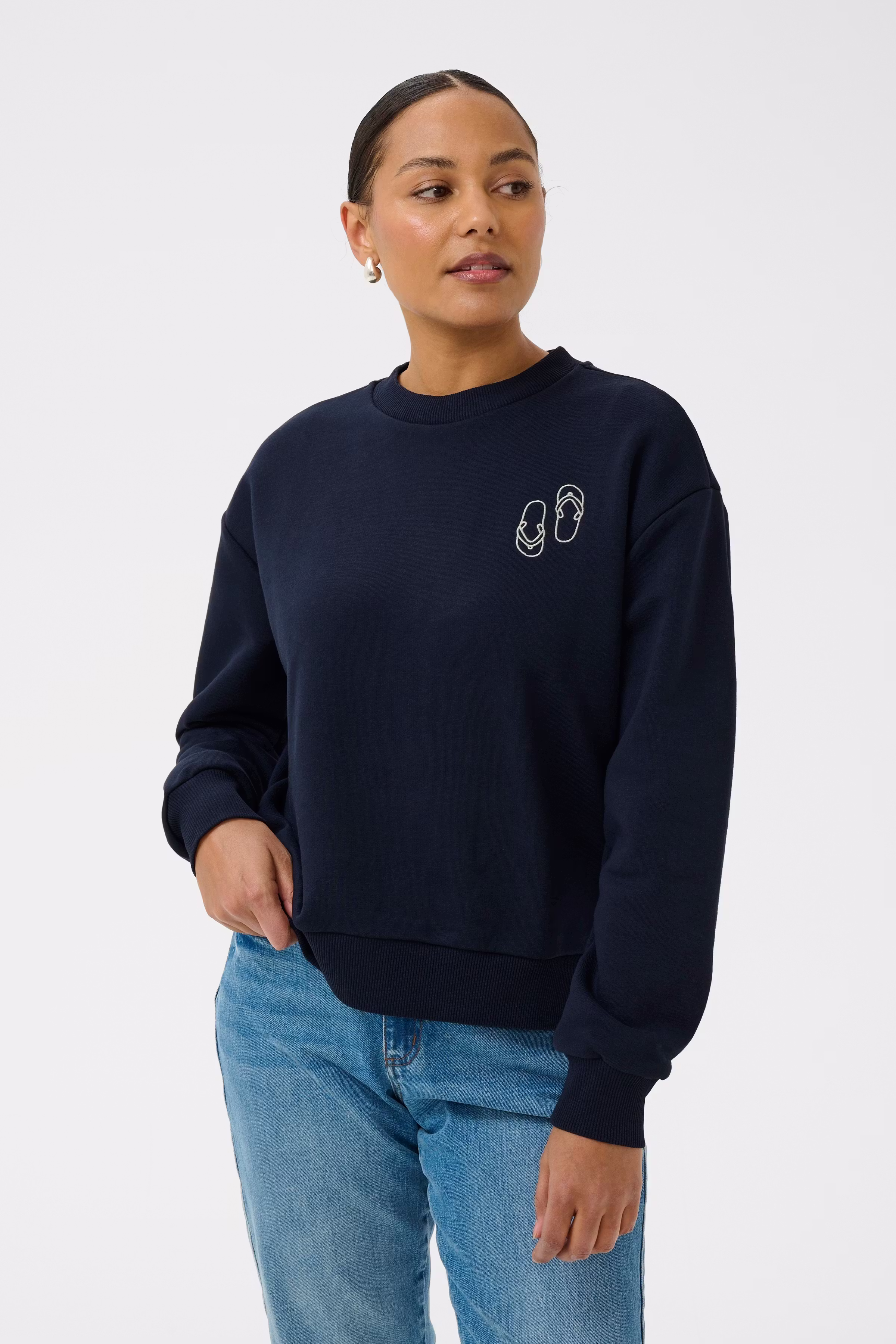 KAlilje Sweatshirt LOOKBOOK FRONT 10511630-194020