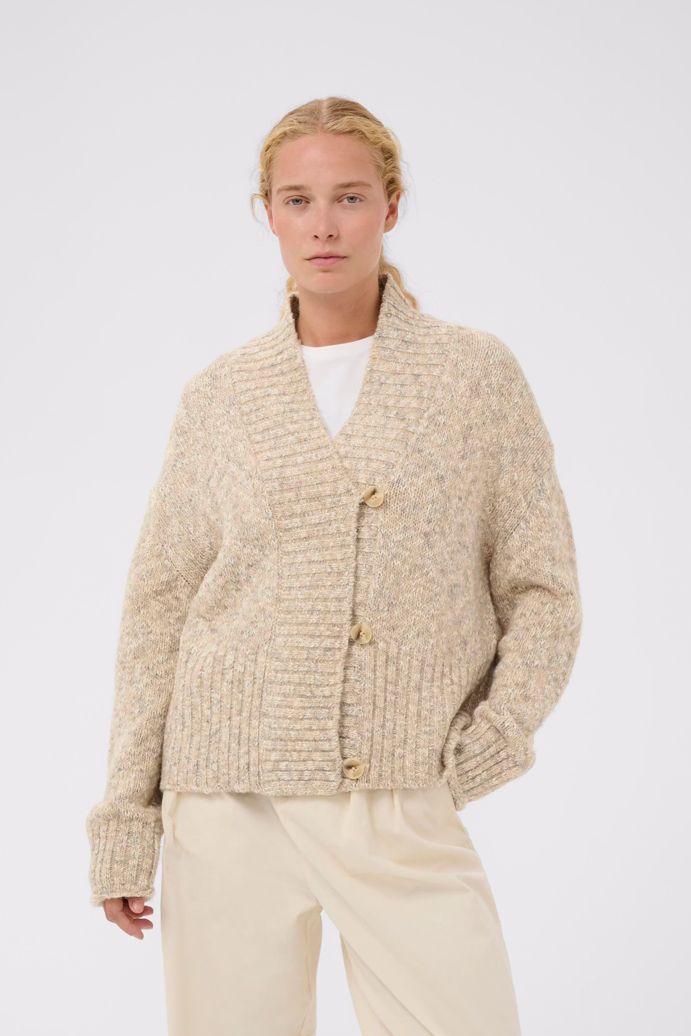 NELLYIW Cardigan LOOKBOOK FRONT 30112048-1304031