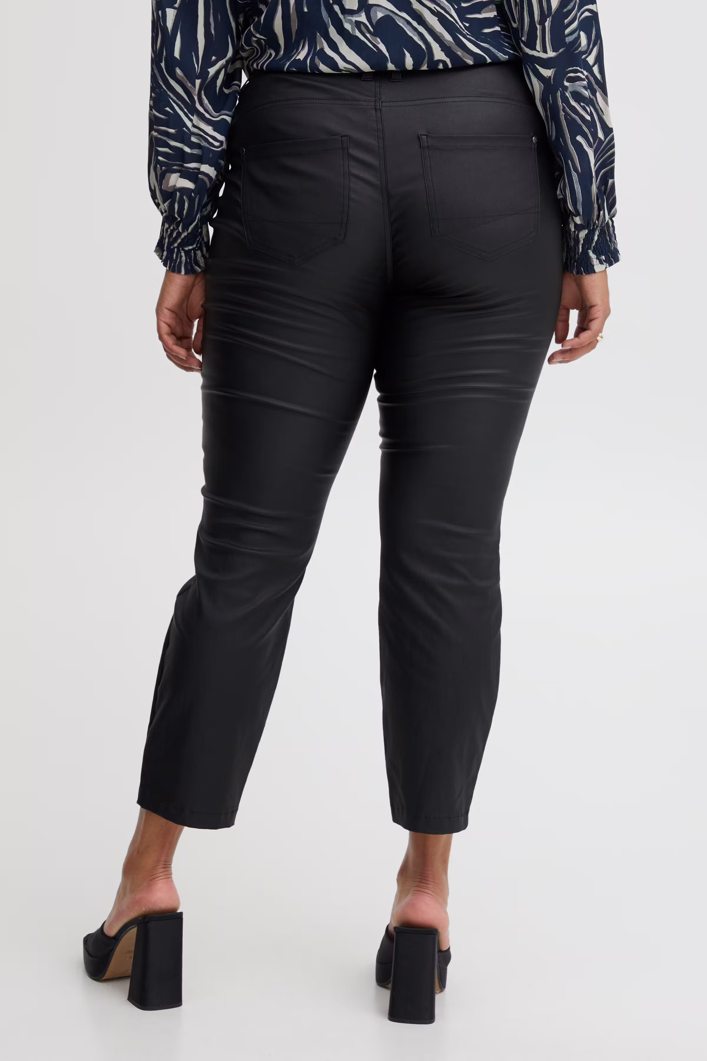 FPTALIN Hose LOOKBOOK BACK 20611568-200113