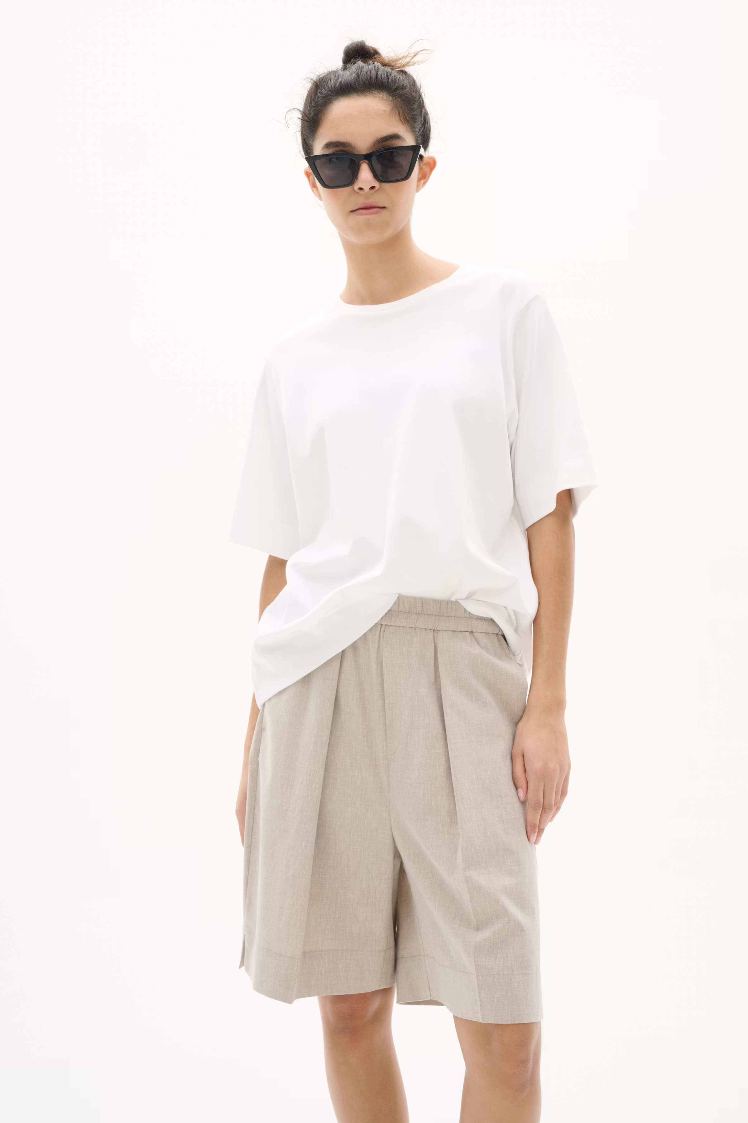 YatesIW Linne Shorts LOOKBOOK FRONT 30110464-1614061