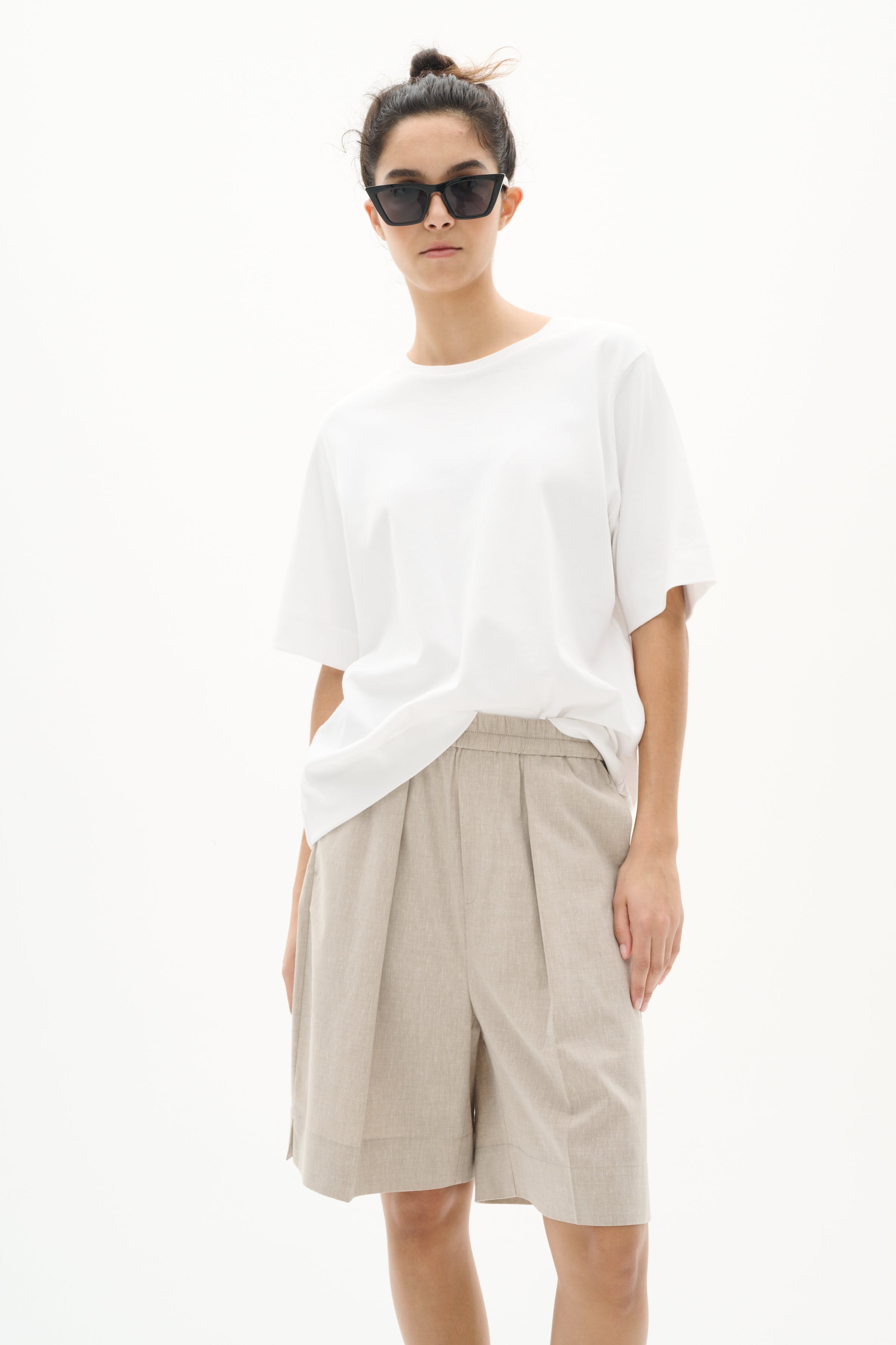 YatesIW Linen Shorts LOOKBOOK FRONT 30110464-1614061