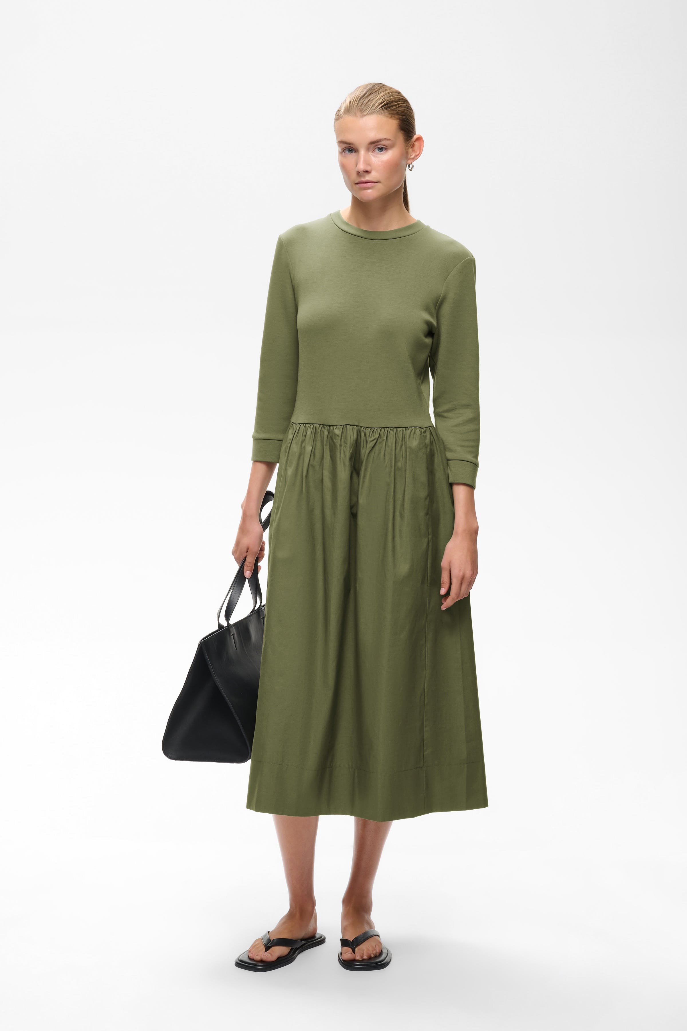 MiraIW Kjole LOOKBOOK FRONT 30110507-180515