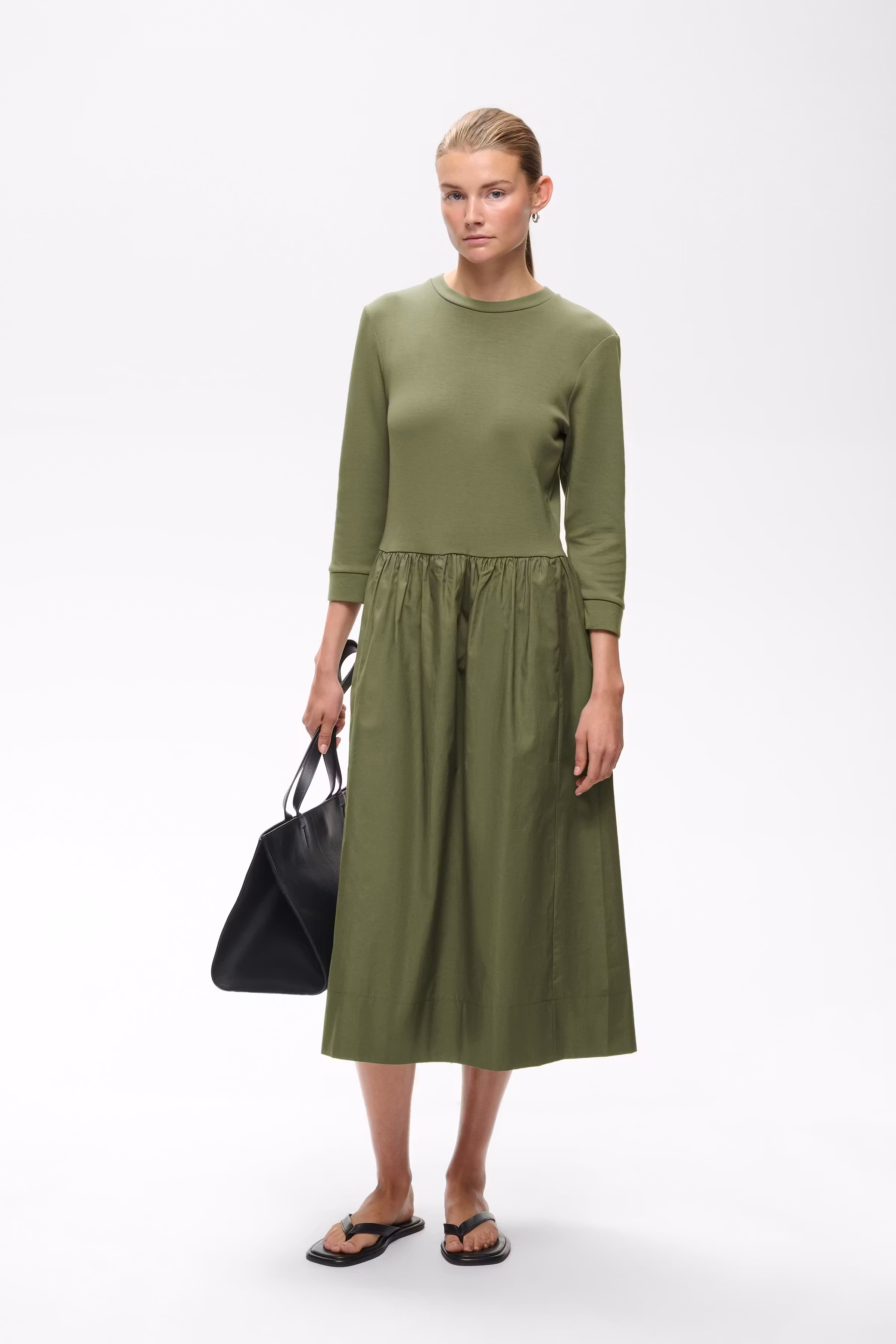 MiraIW Jurk LOOKBOOK FRONT 30110507-180515