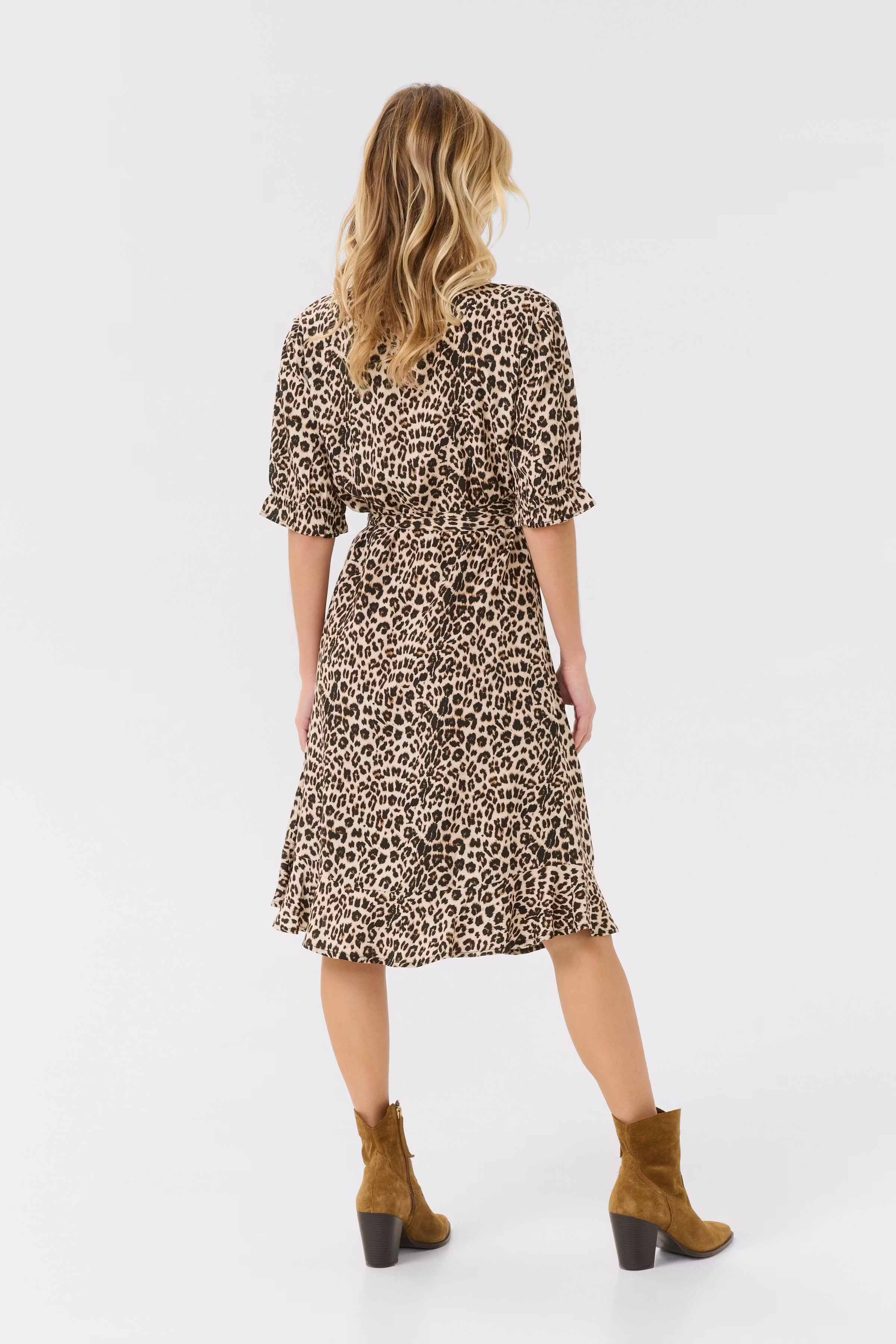 CRTiah Robe LOOKBOOK BACK 10613380-103779