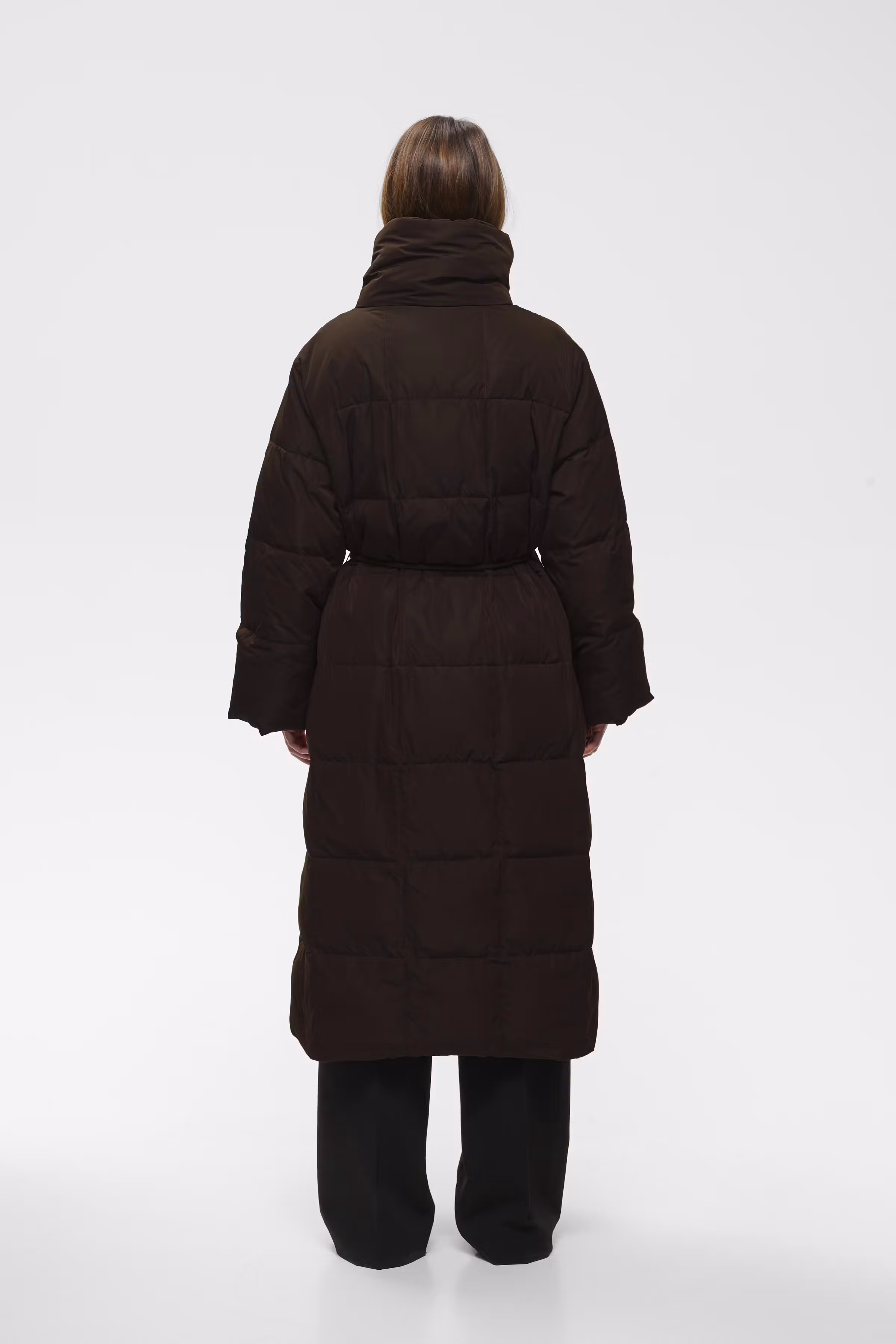 Zinea Outerwear LOOKBOOK BACK 30111367-191109