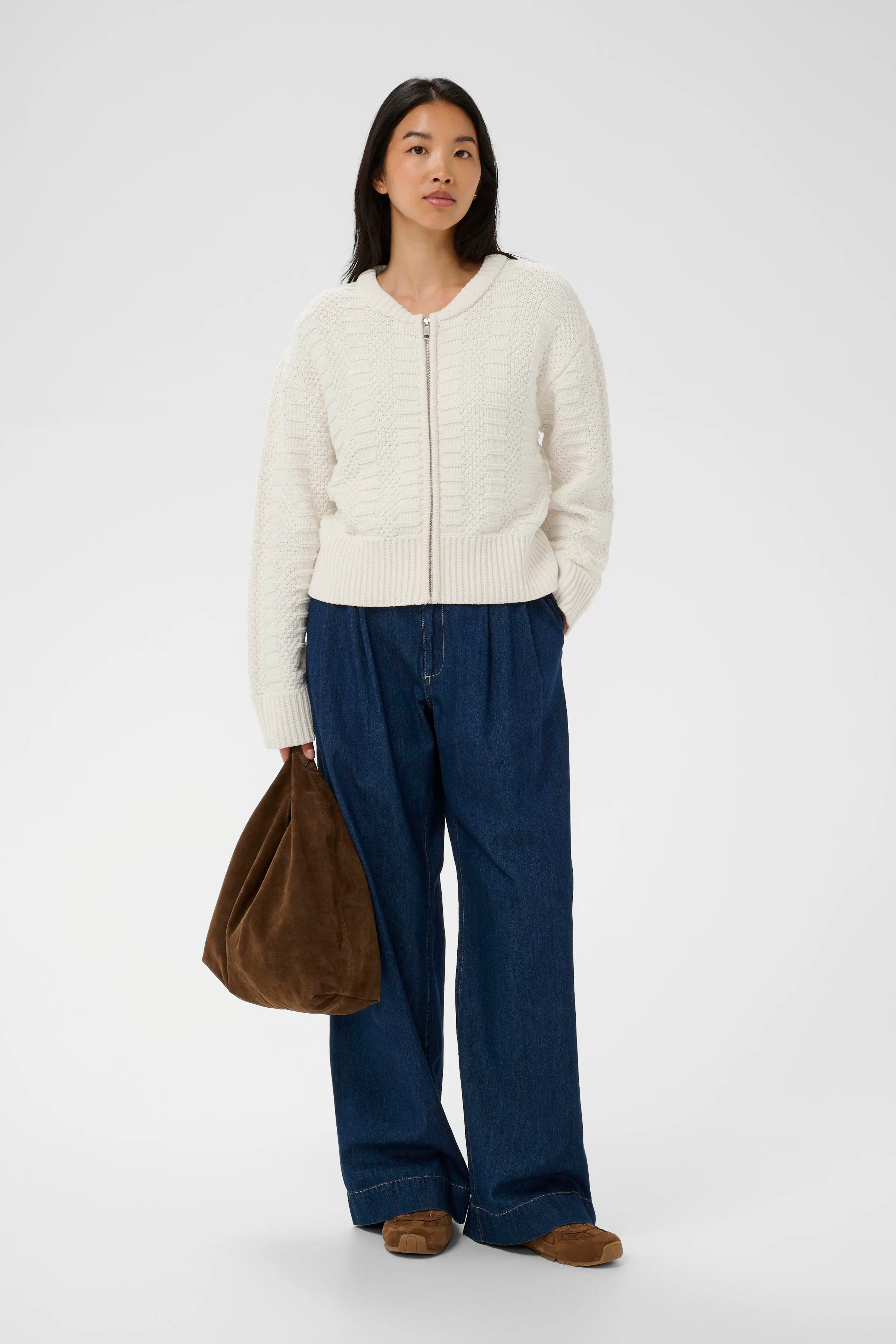 AnielaPW Cardigan LOOKBOOK FRONT 30310397-110701