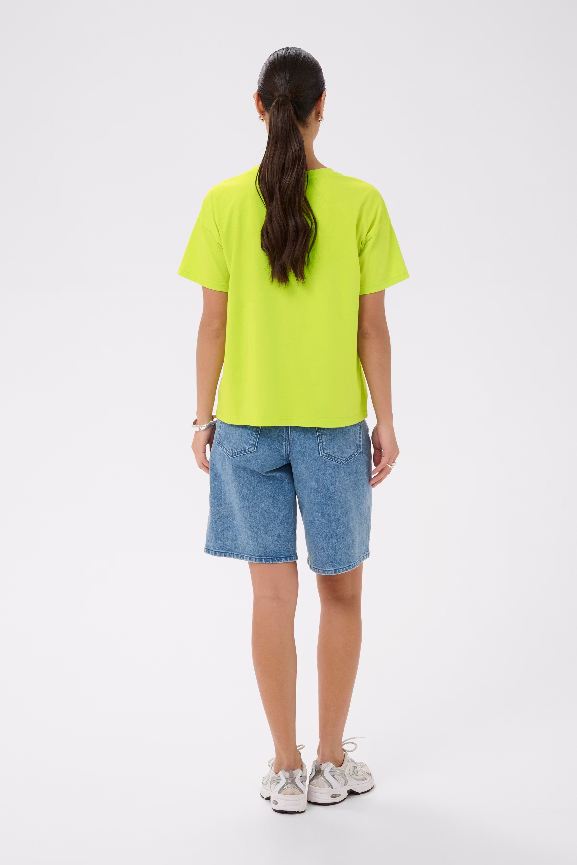 KAchelsea T-shirt LOOKBOOK BACK 10511340-130540