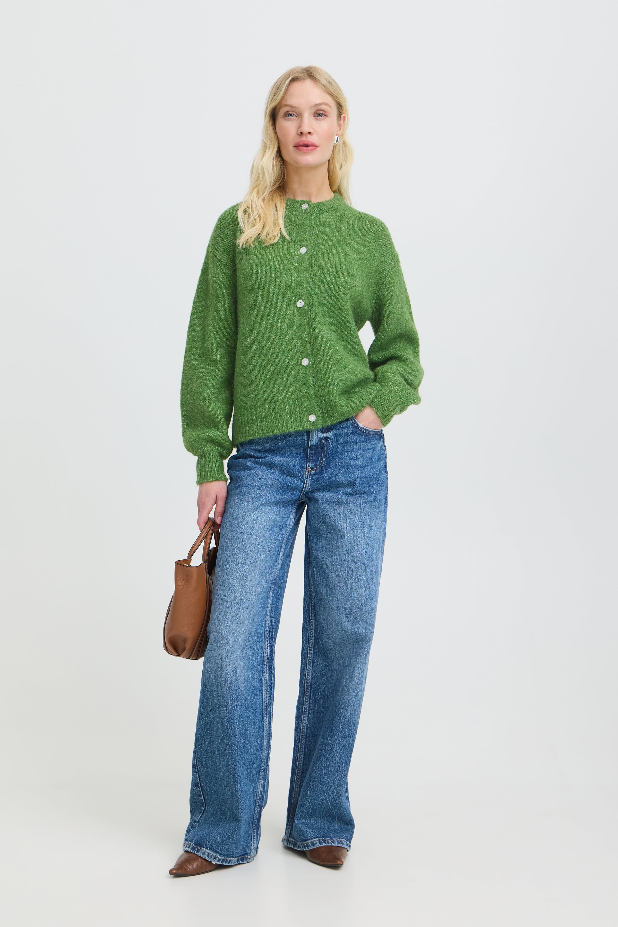 BYOTIA Cardigan LOOKBOOK FRONT 20819108-180125