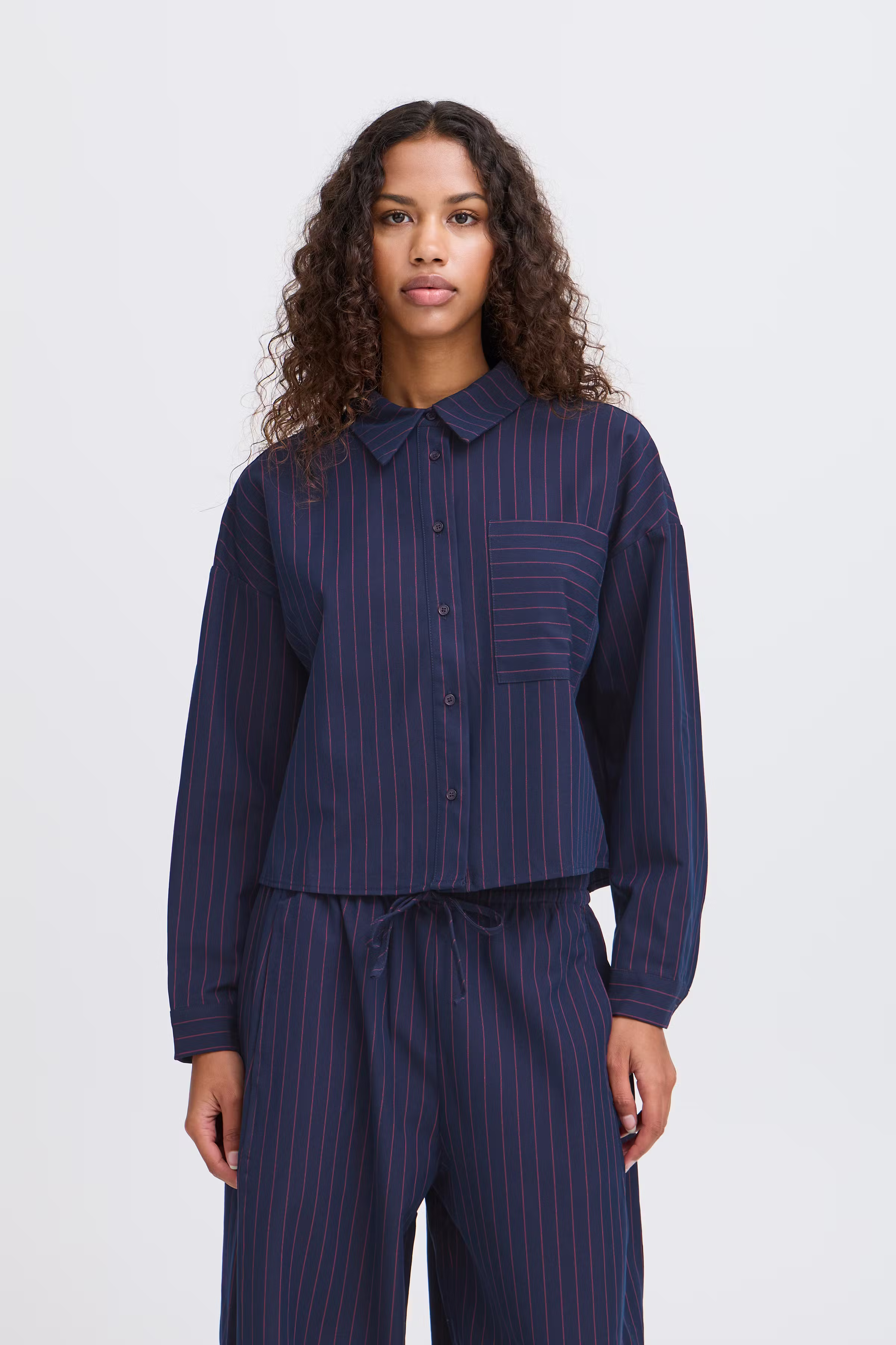 IXTRINE shirt LOOKBOOK FRONT 20123489-184048