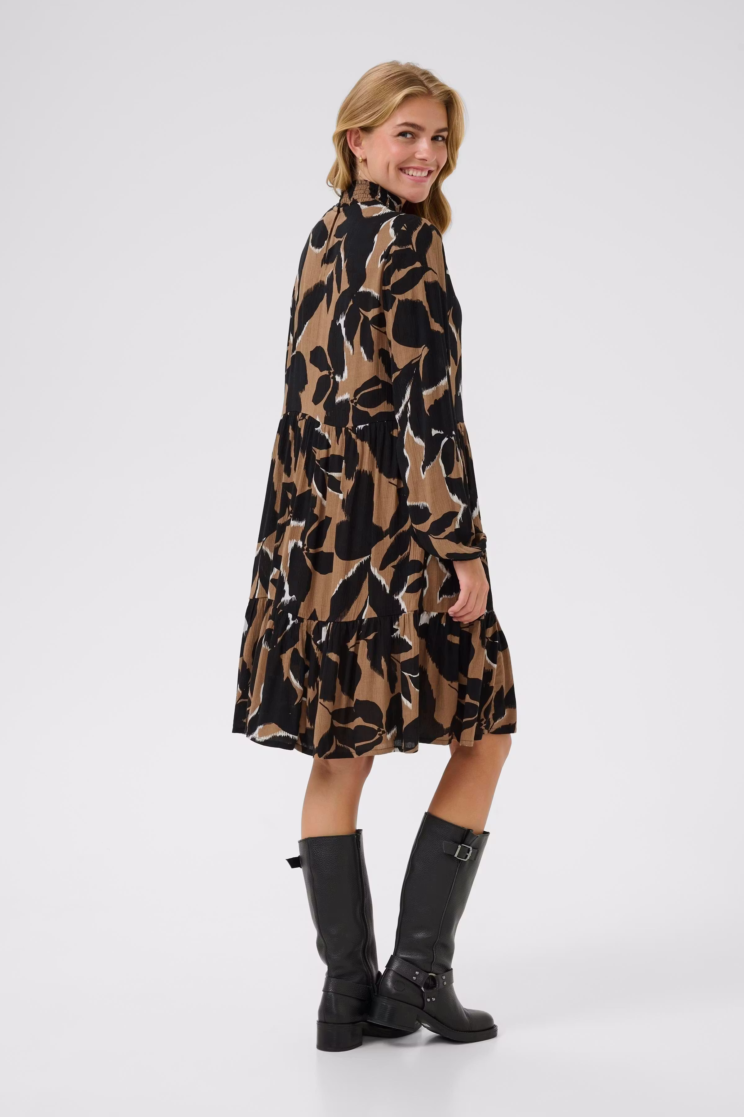 KAlinda Kjole LOOKBOOK BACK 10510741-108791