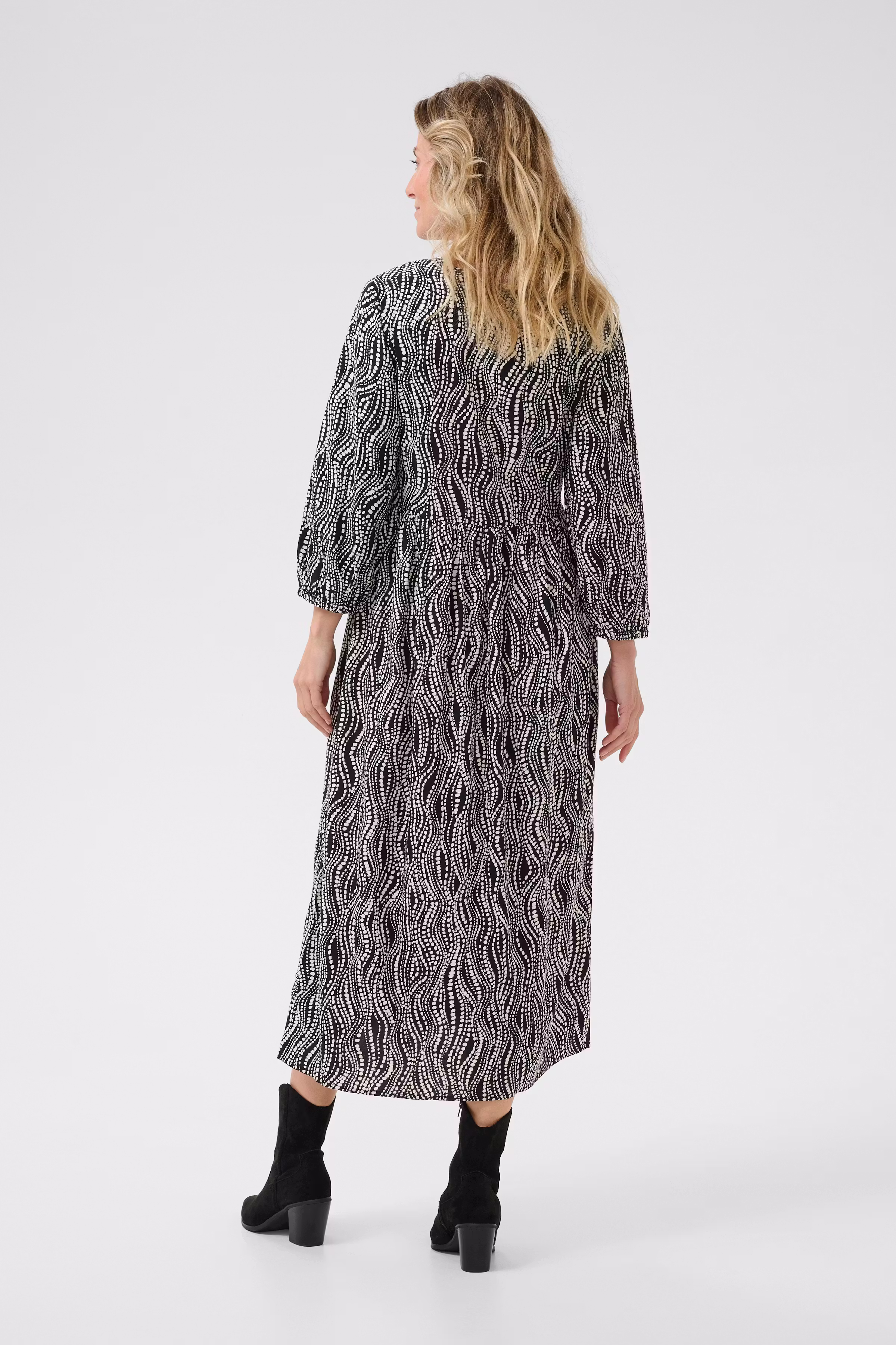 CRTiah Dress LOOKBOOK BACK 10613476-107181