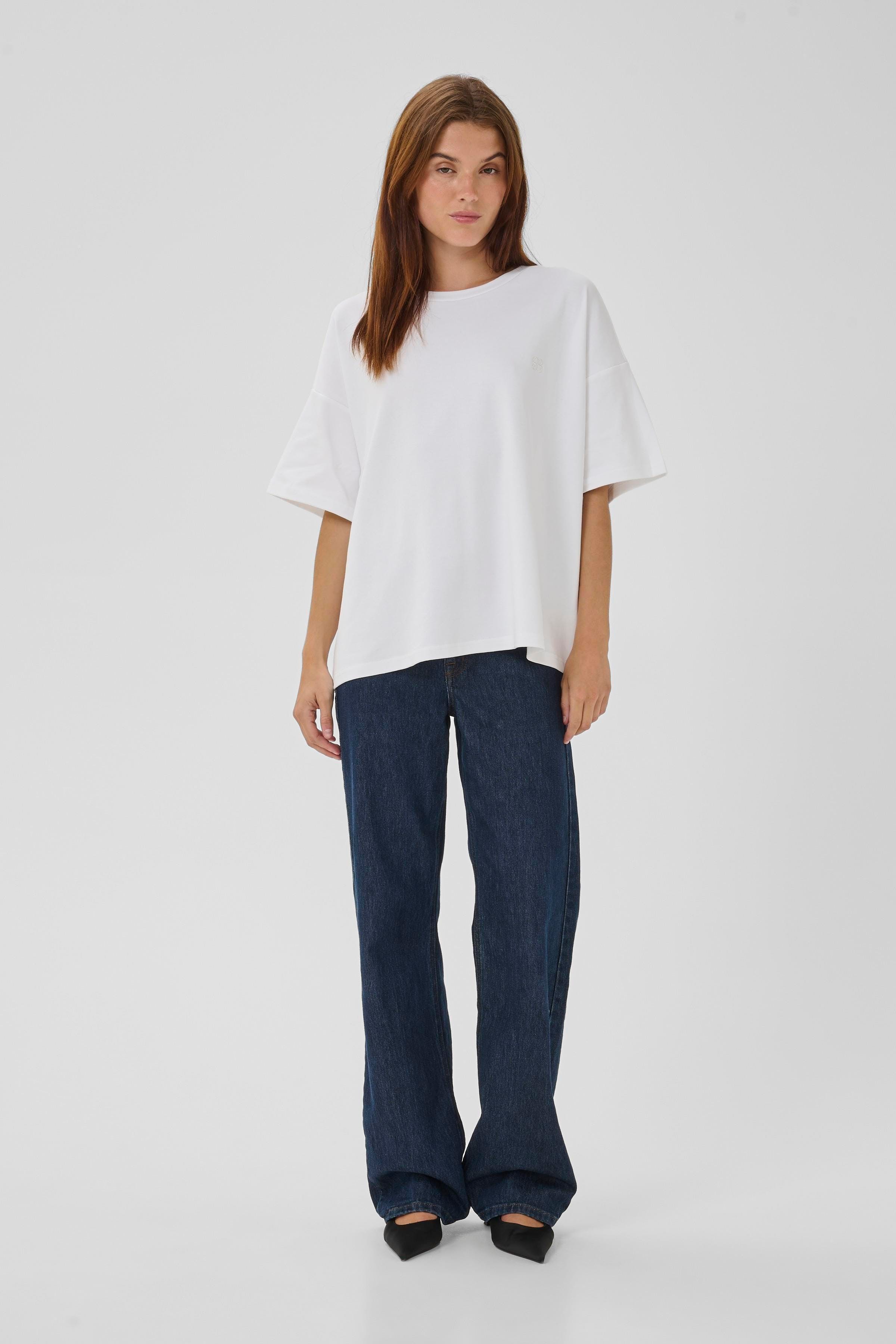 DanaMW T-shirt LOOKBOOK FRONT 10705101-110601