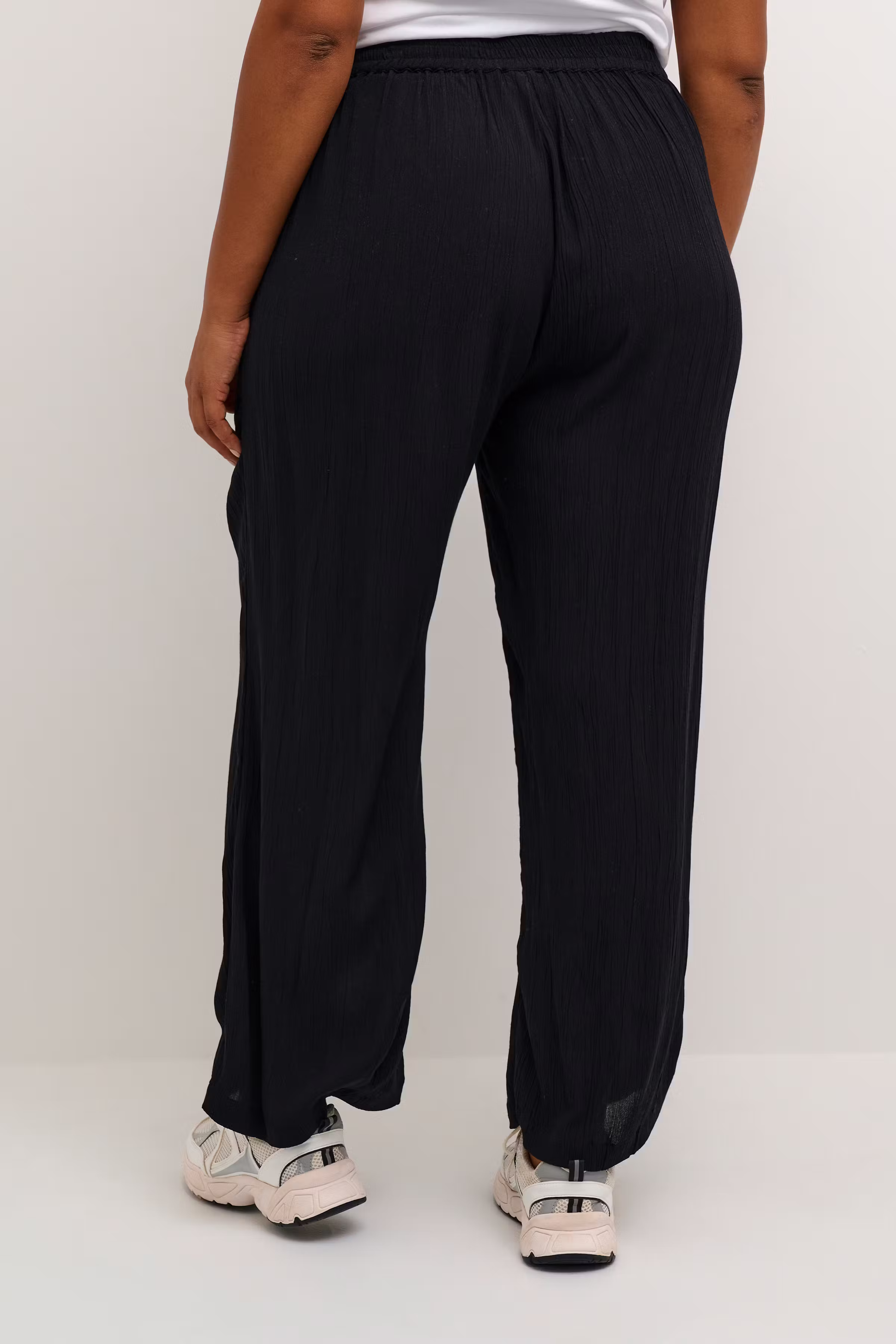 KCdacina Hose LOOKBOOK BACK 10580846-100121