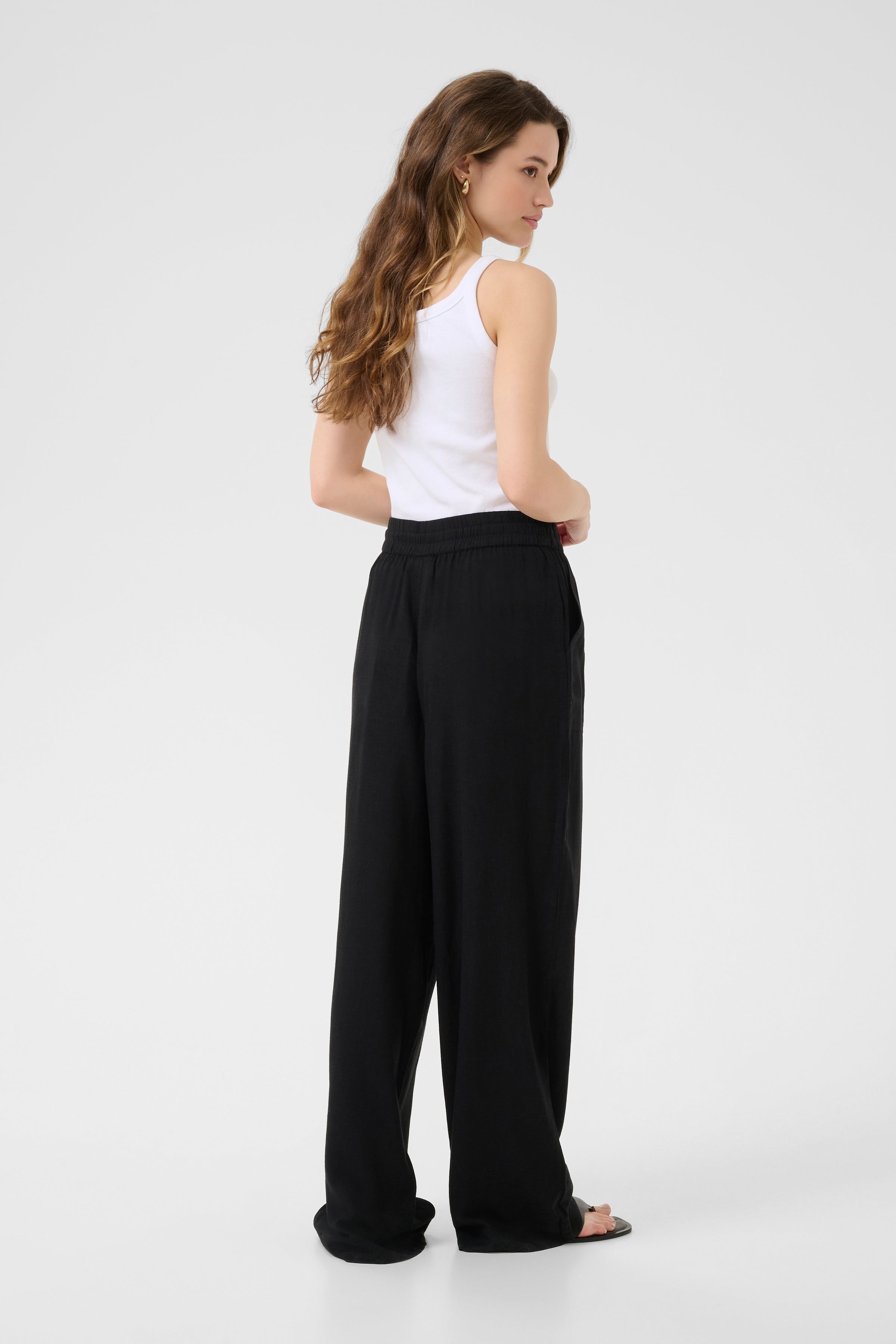KAmilia Trousers LOOKBOOK BACK 10508314-100121