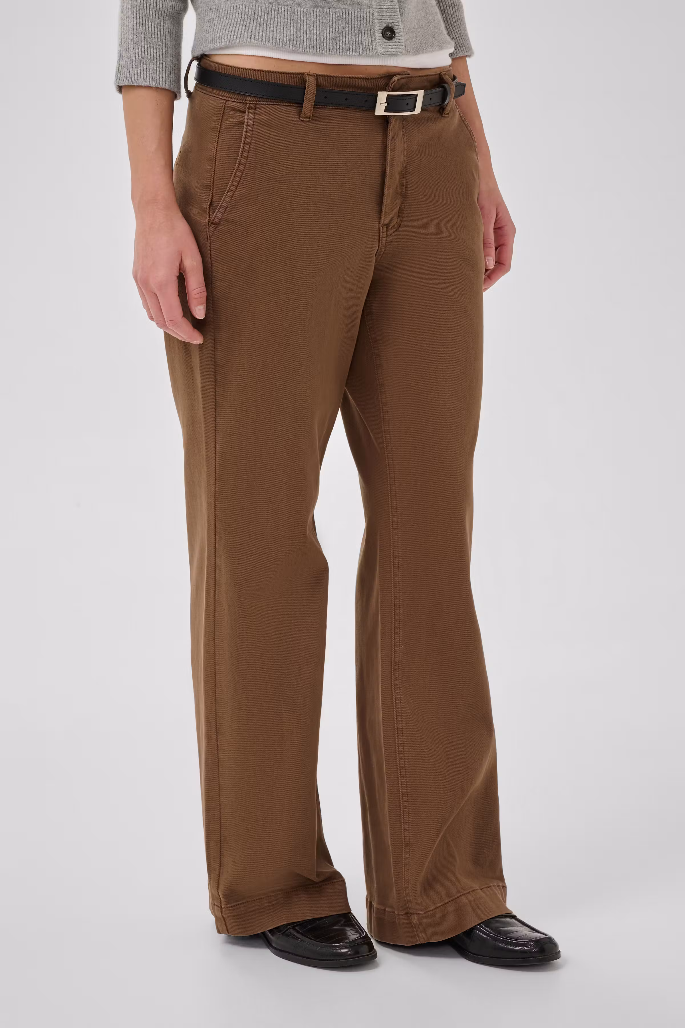 LaraMW Byxor LOOKBOOK FRONT 10705225-181027