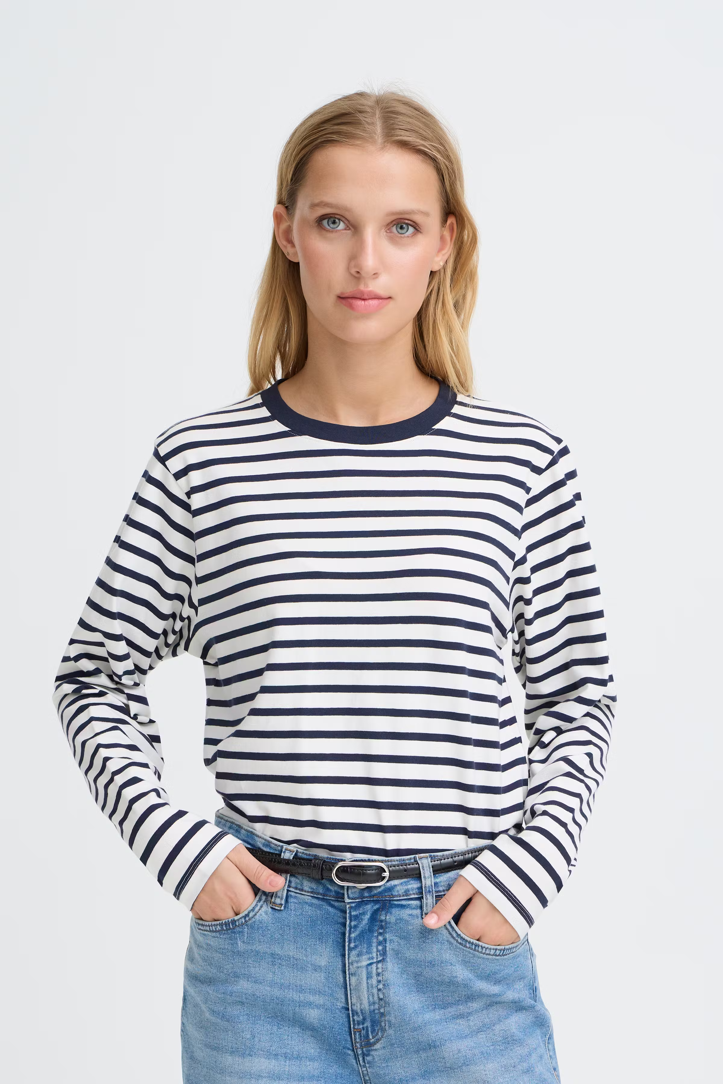 IAURORA Belte LOOKBOOK FRONT 20125312-194008