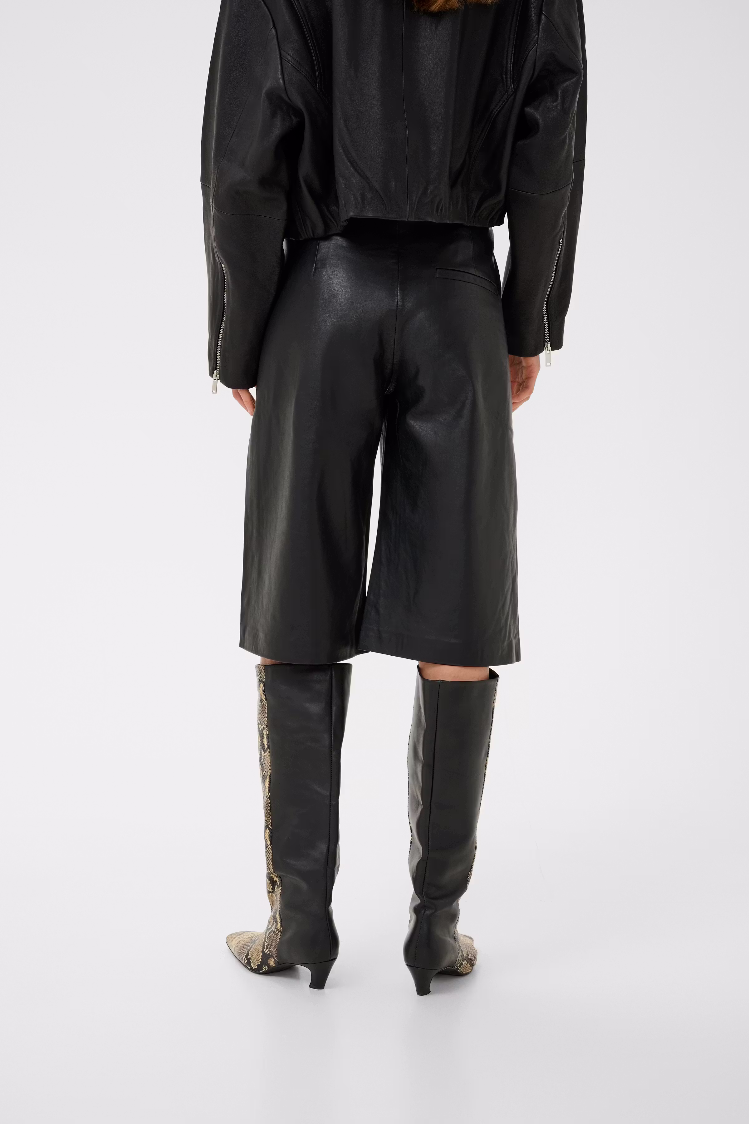 GZallis Skinnshorts LOOKBOOK BACK 10911111-100017