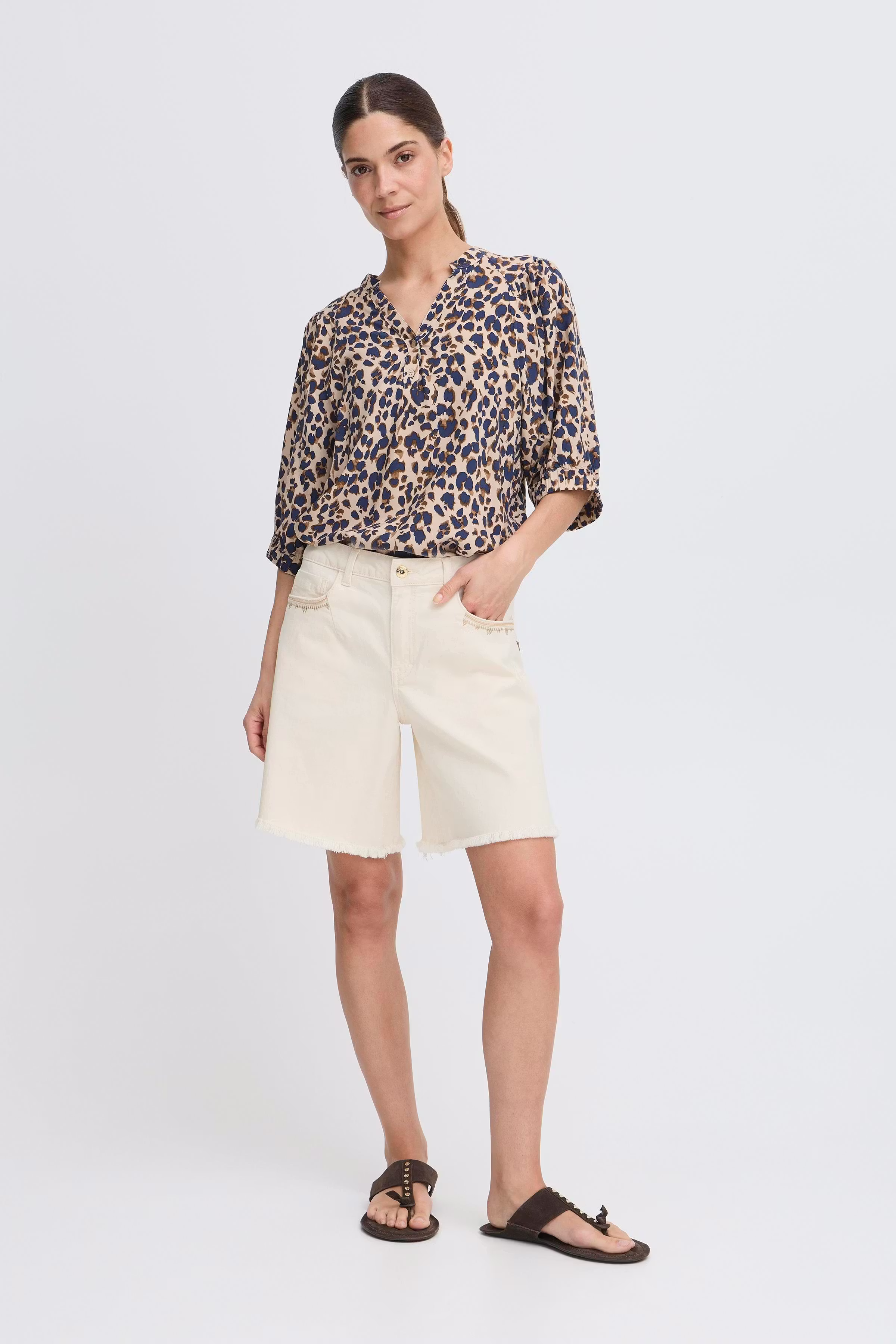 PZANNIE HW Shorts LOOKBOOK FRONT 50208902-204451