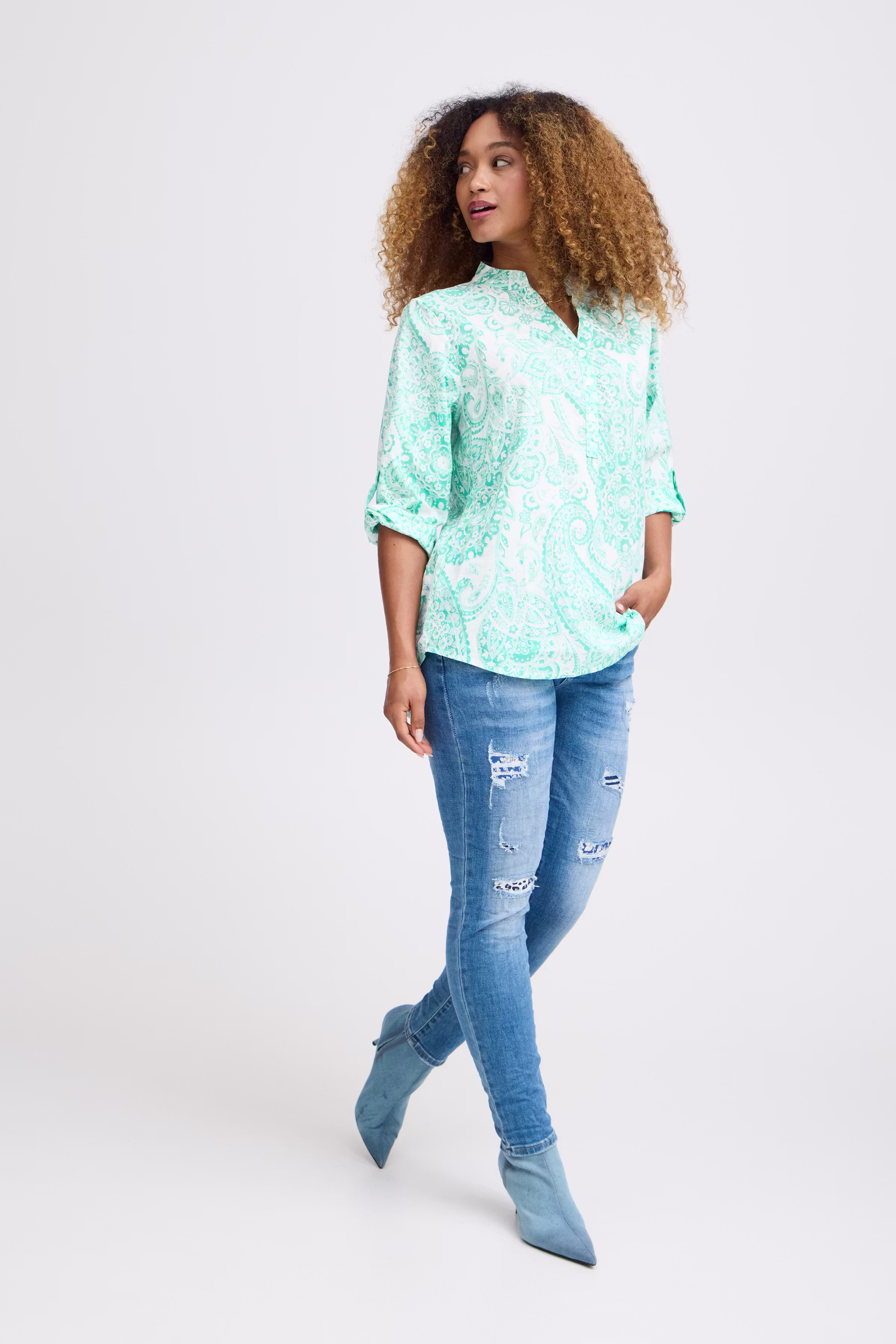 SBGABY Bluse LOOKBOOK FRONT 22100579-155218