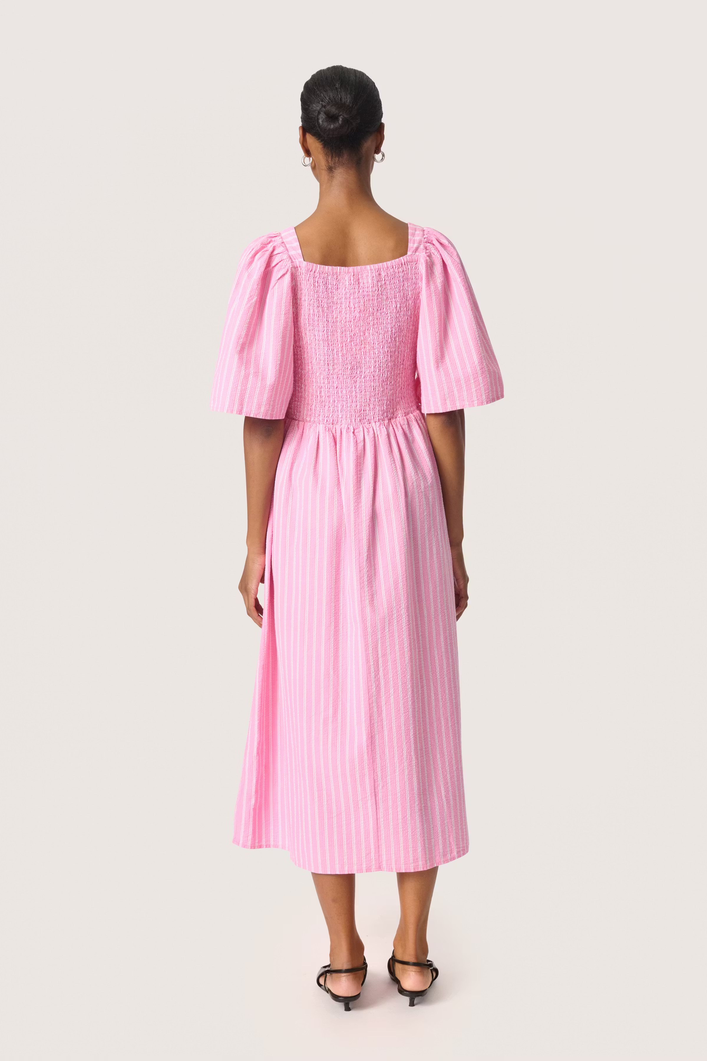 SLAnvitte Kleid LOOKBOOK BACK 30408471-304062