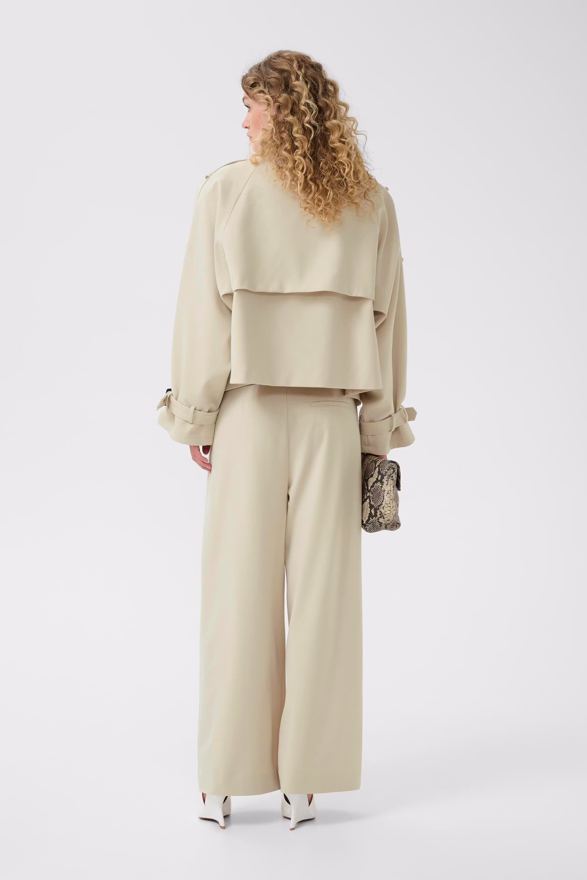 GZavic Kort trenchcoat LOOKBOOK BACK 10910898-130404